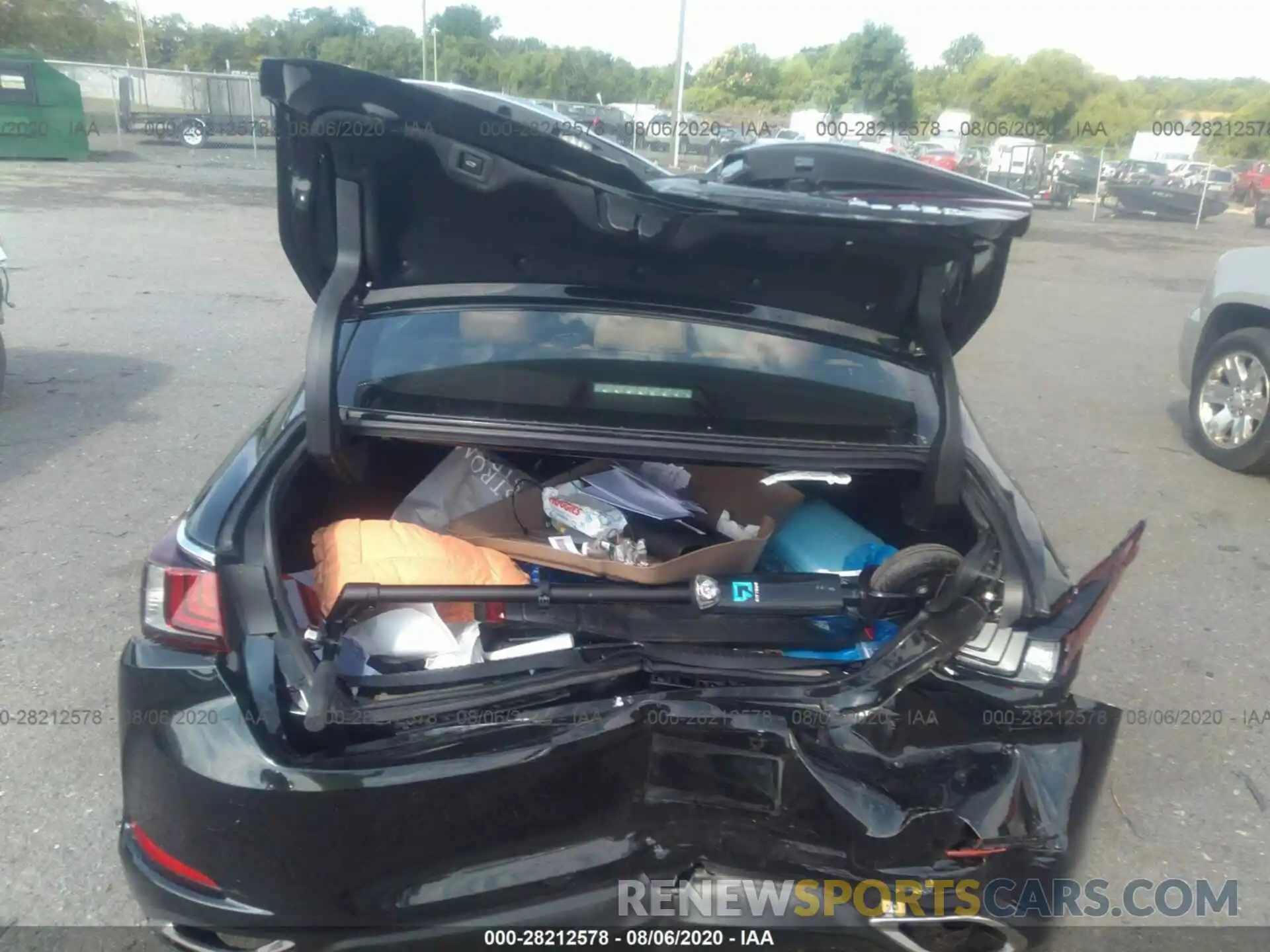 6 Photograph of a damaged car 58ABZ1B16KU037970 LEXUS ES 2019