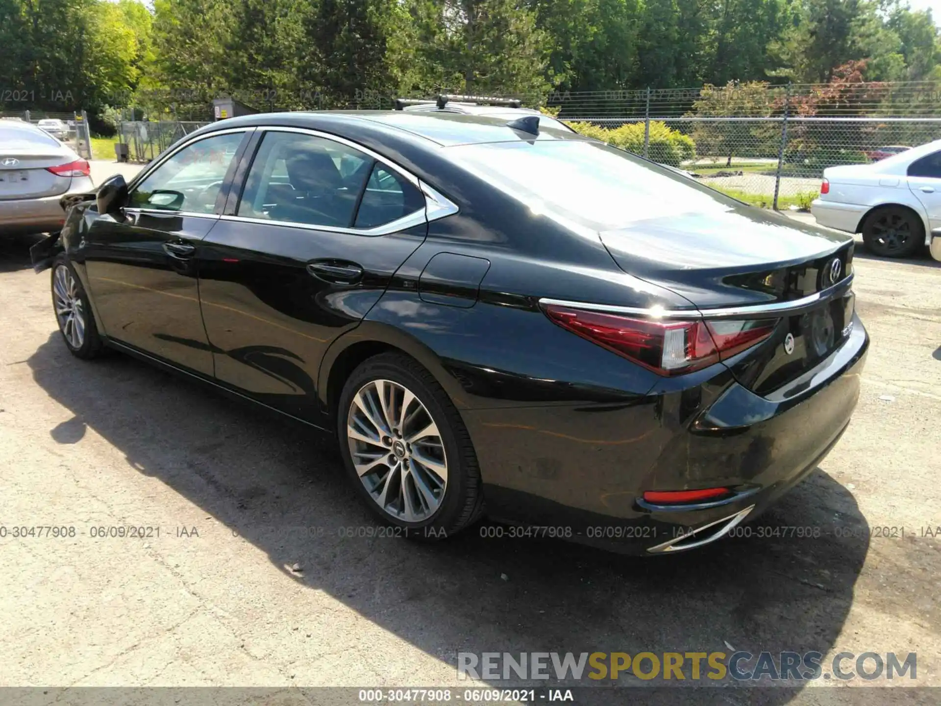 3 Photograph of a damaged car 58ABZ1B16KU039332 LEXUS ES 2019