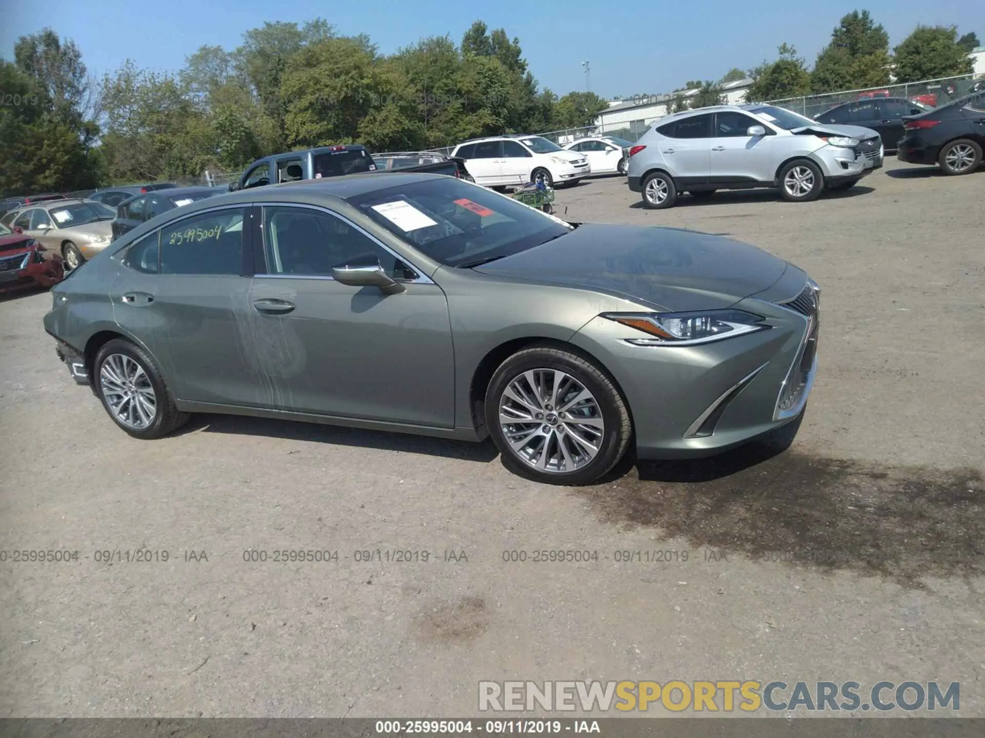 1 Photograph of a damaged car 58ABZ1B16KU040688 LEXUS ES 2019
