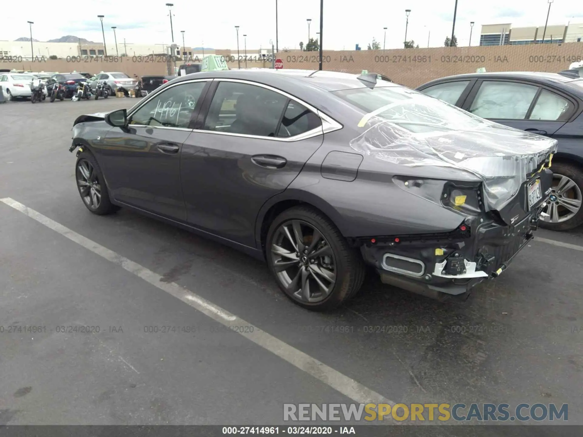 3 Photograph of a damaged car 58ABZ1B16KU042456 LEXUS ES 2019