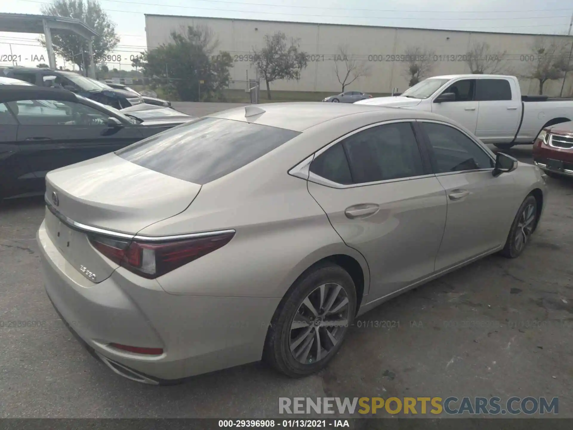 4 Photograph of a damaged car 58ABZ1B16KU047091 LEXUS ES 2019