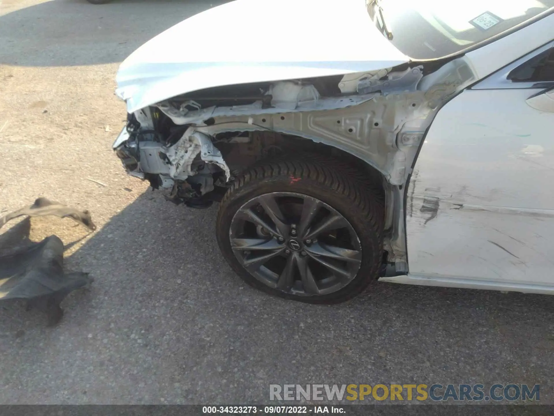13 Photograph of a damaged car 58ABZ1B16KU048208 LEXUS ES 2019