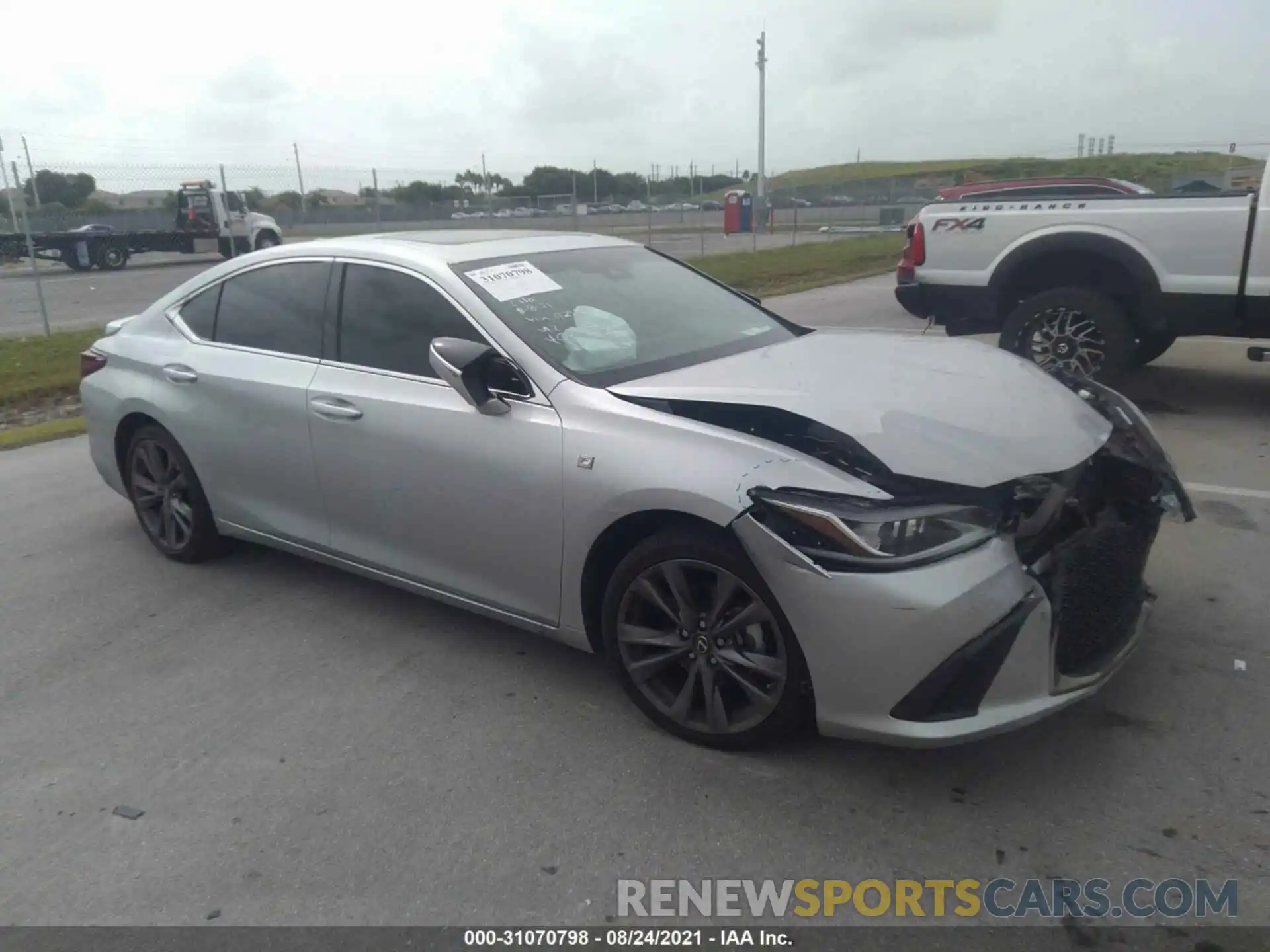 1 Photograph of a damaged car 58ABZ1B16KU049259 LEXUS ES 2019