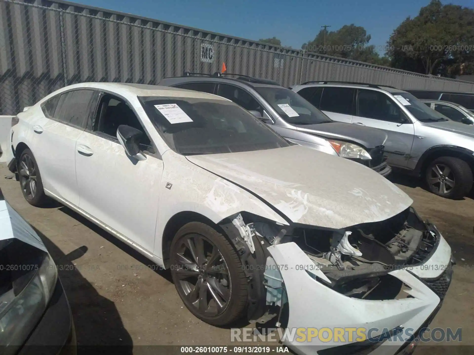 1 Photograph of a damaged car 58ABZ1B17KU005089 LEXUS ES 2019