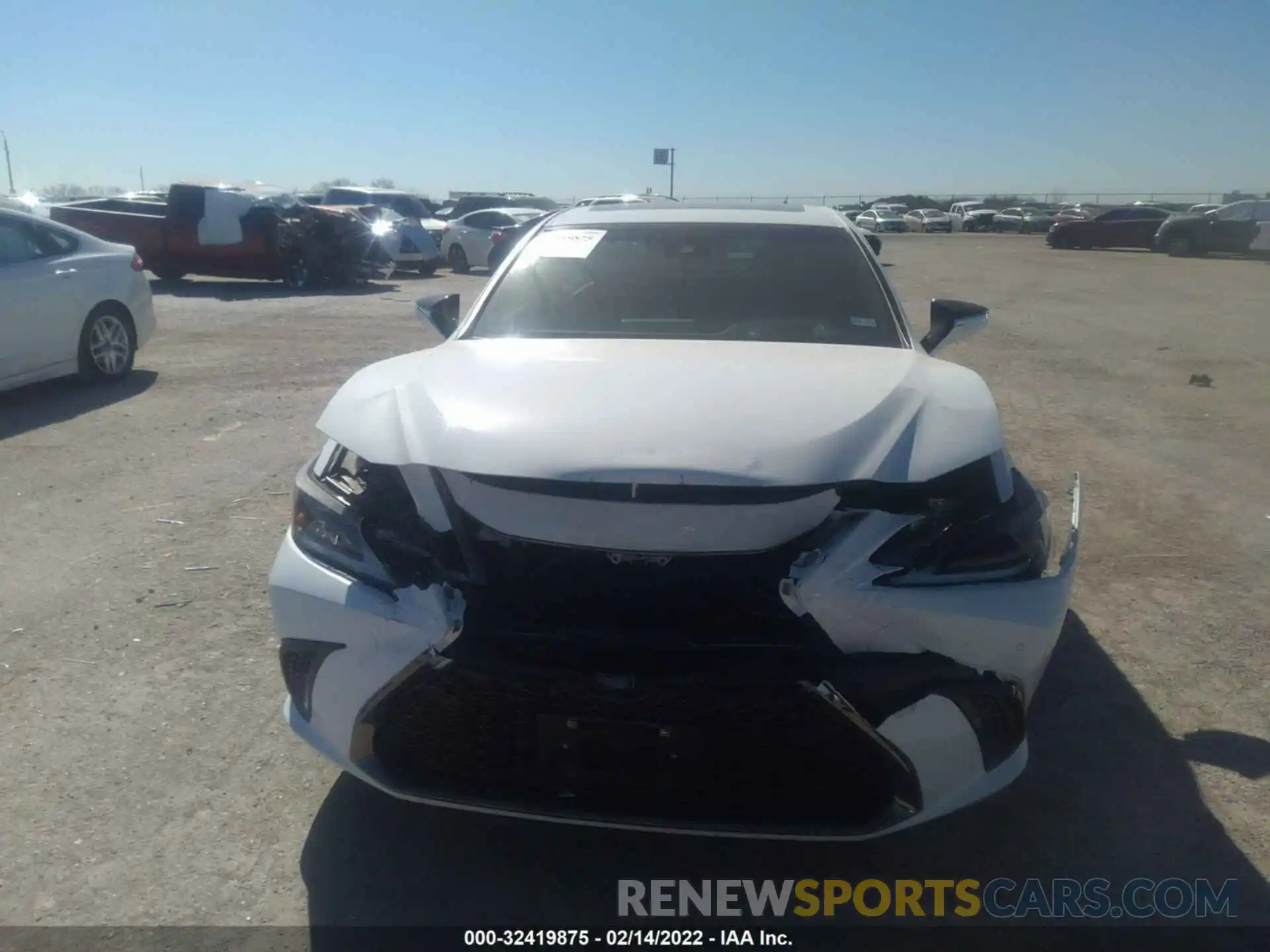 6 Photograph of a damaged car 58ABZ1B17KU005755 LEXUS ES 2019