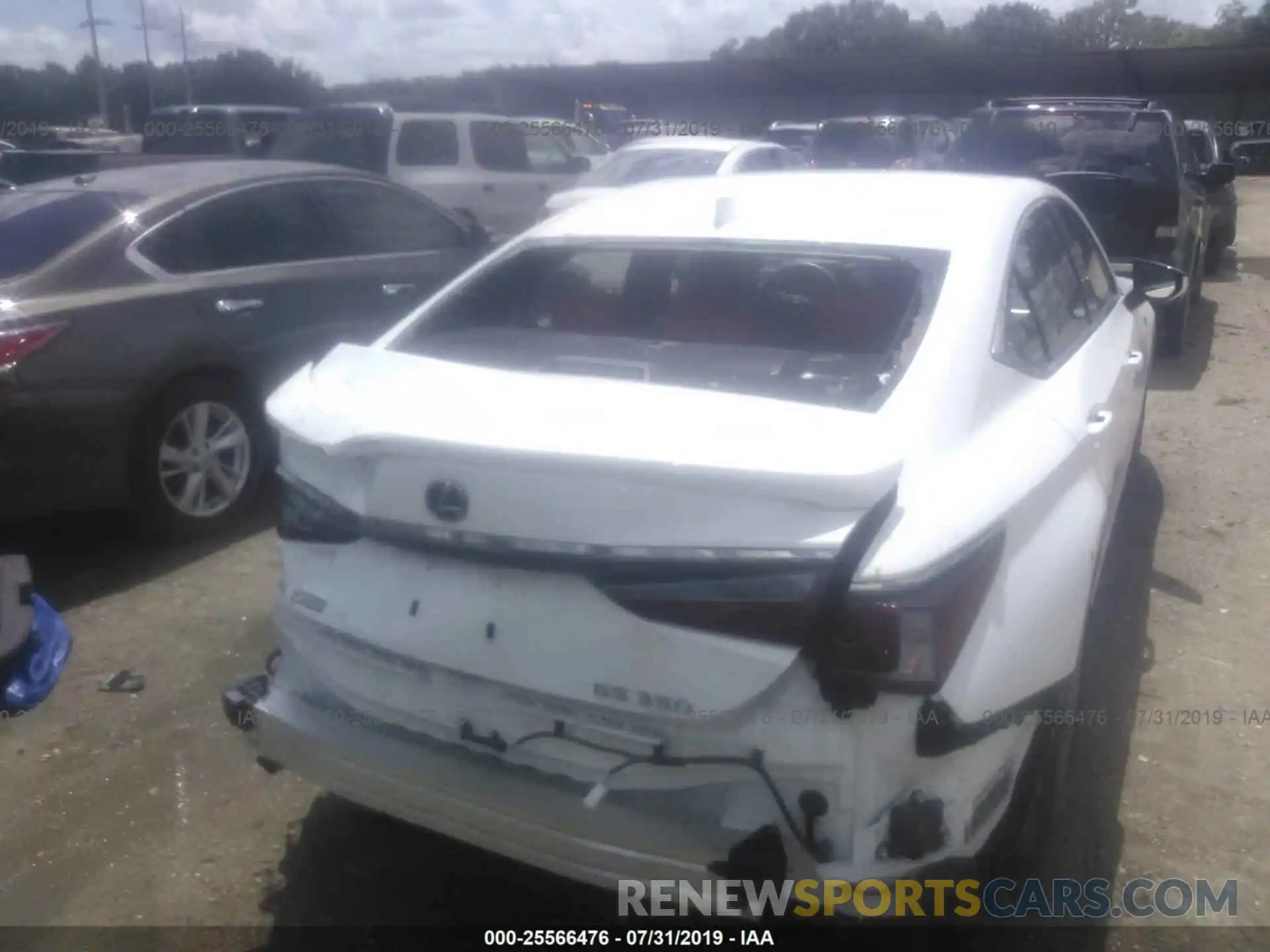 4 Photograph of a damaged car 58ABZ1B17KU016643 LEXUS ES 2019