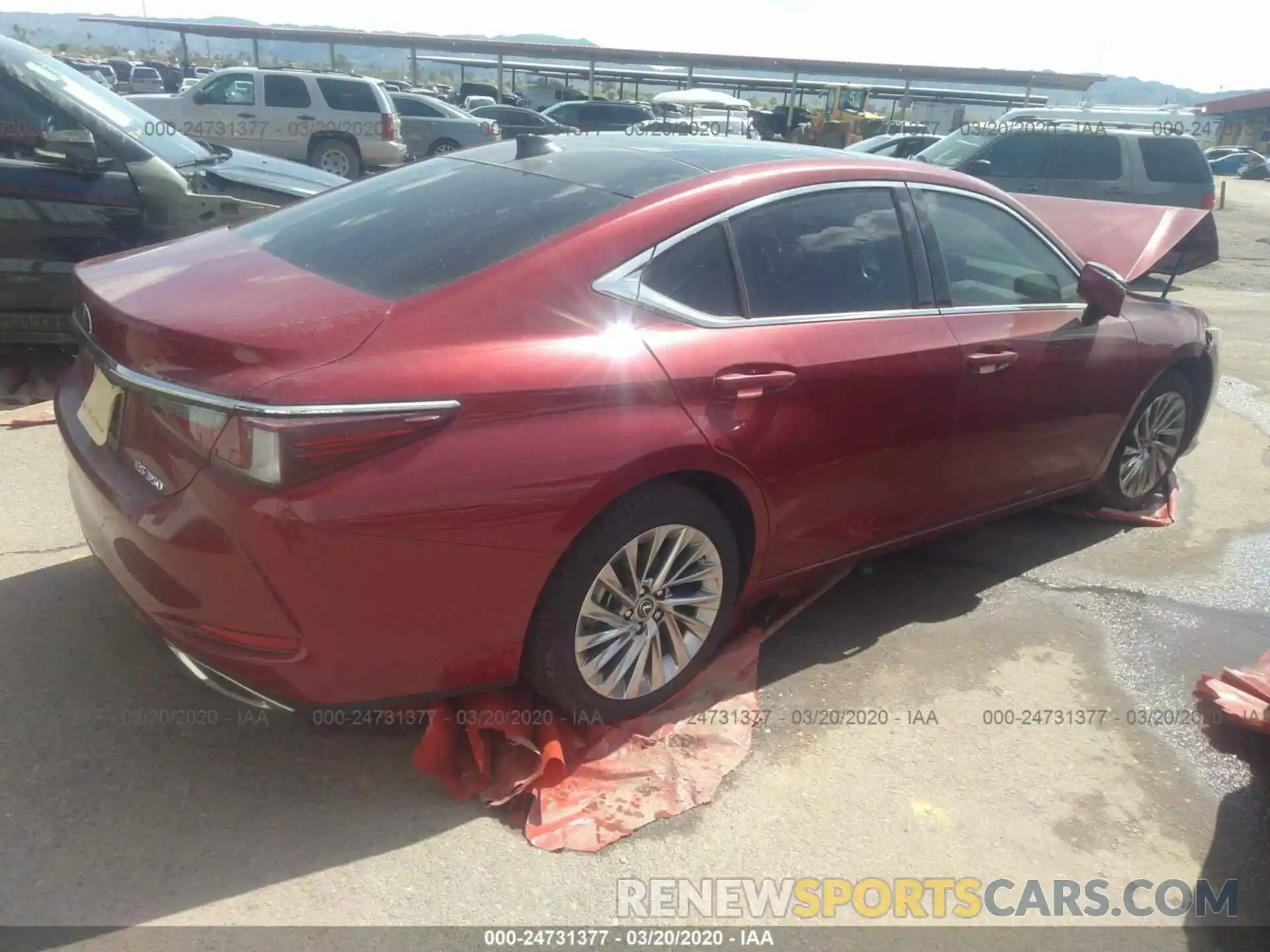 4 Photograph of a damaged car 58ABZ1B17KU019767 LEXUS ES 2019