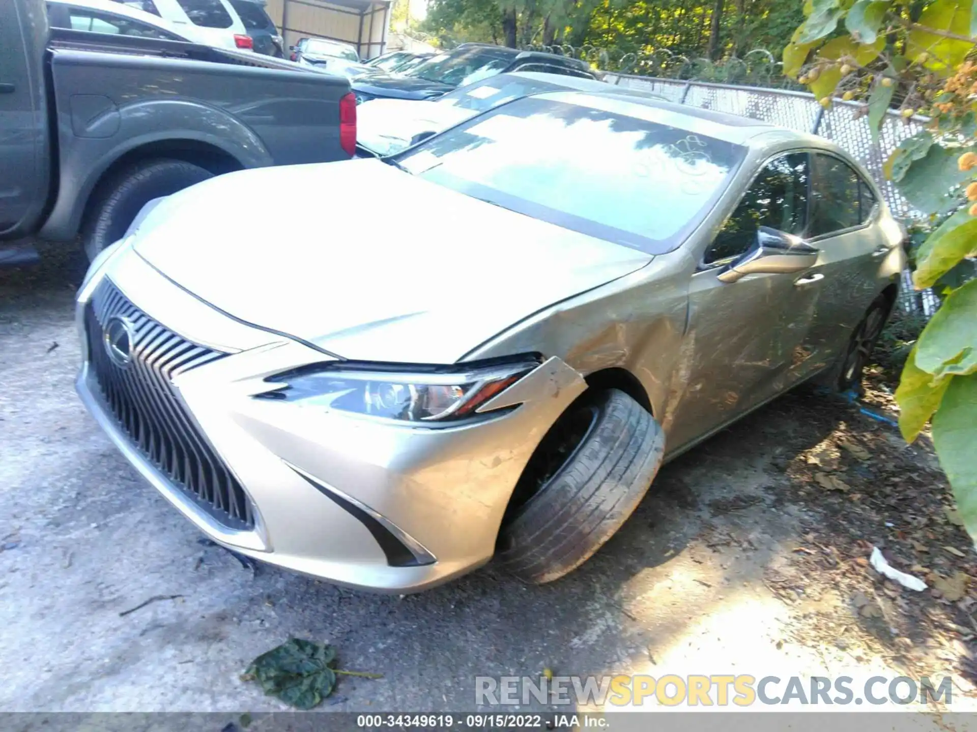 2 Photograph of a damaged car 58ABZ1B17KU030428 LEXUS ES 2019