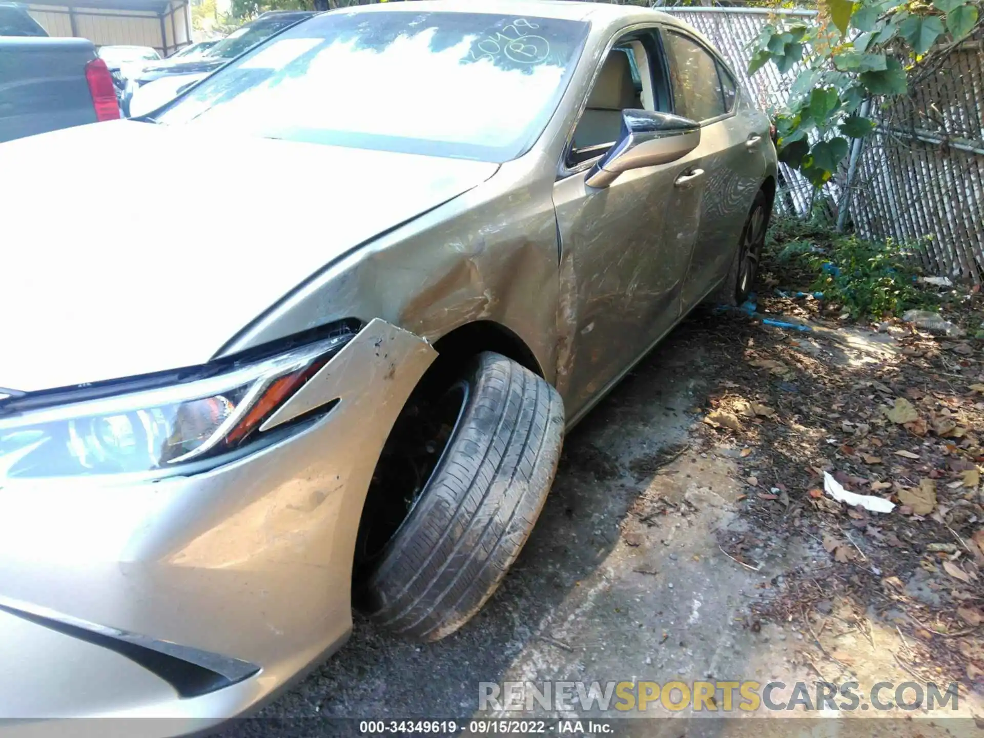 6 Photograph of a damaged car 58ABZ1B17KU030428 LEXUS ES 2019