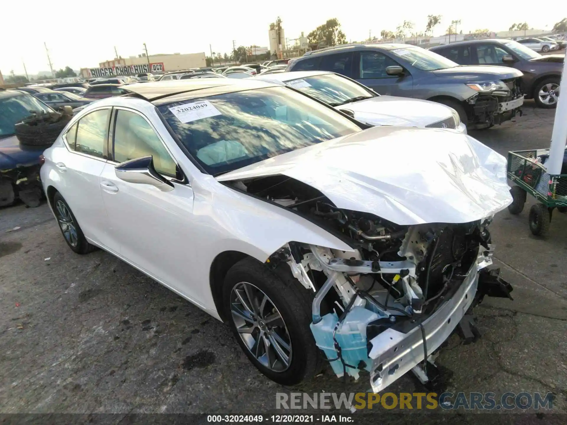 1 Photograph of a damaged car 58ABZ1B17KU031708 LEXUS ES 2019