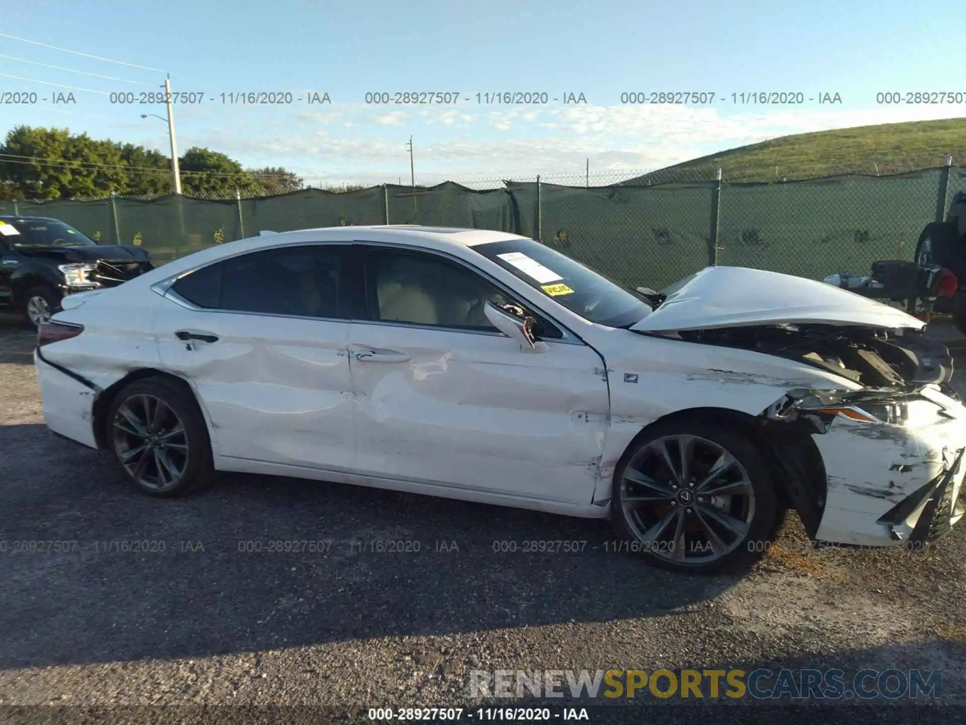 6 Photograph of a damaged car 58ABZ1B17KU043115 LEXUS ES 2019