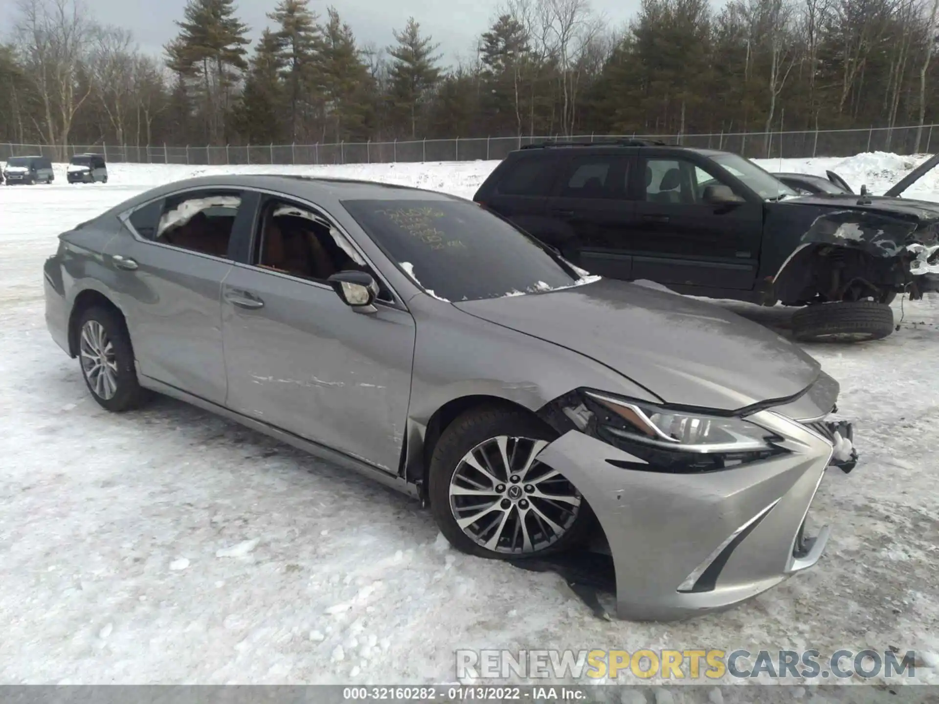 1 Photograph of a damaged car 58ABZ1B17KU045950 LEXUS ES 2019