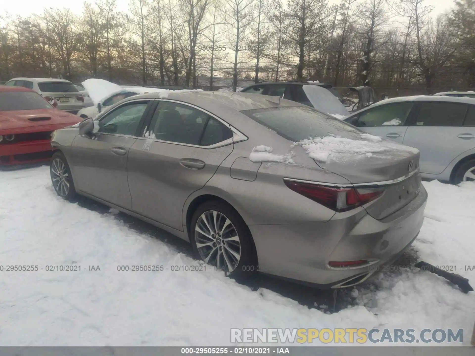 3 Photograph of a damaged car 58ABZ1B17KU050792 LEXUS ES 2019