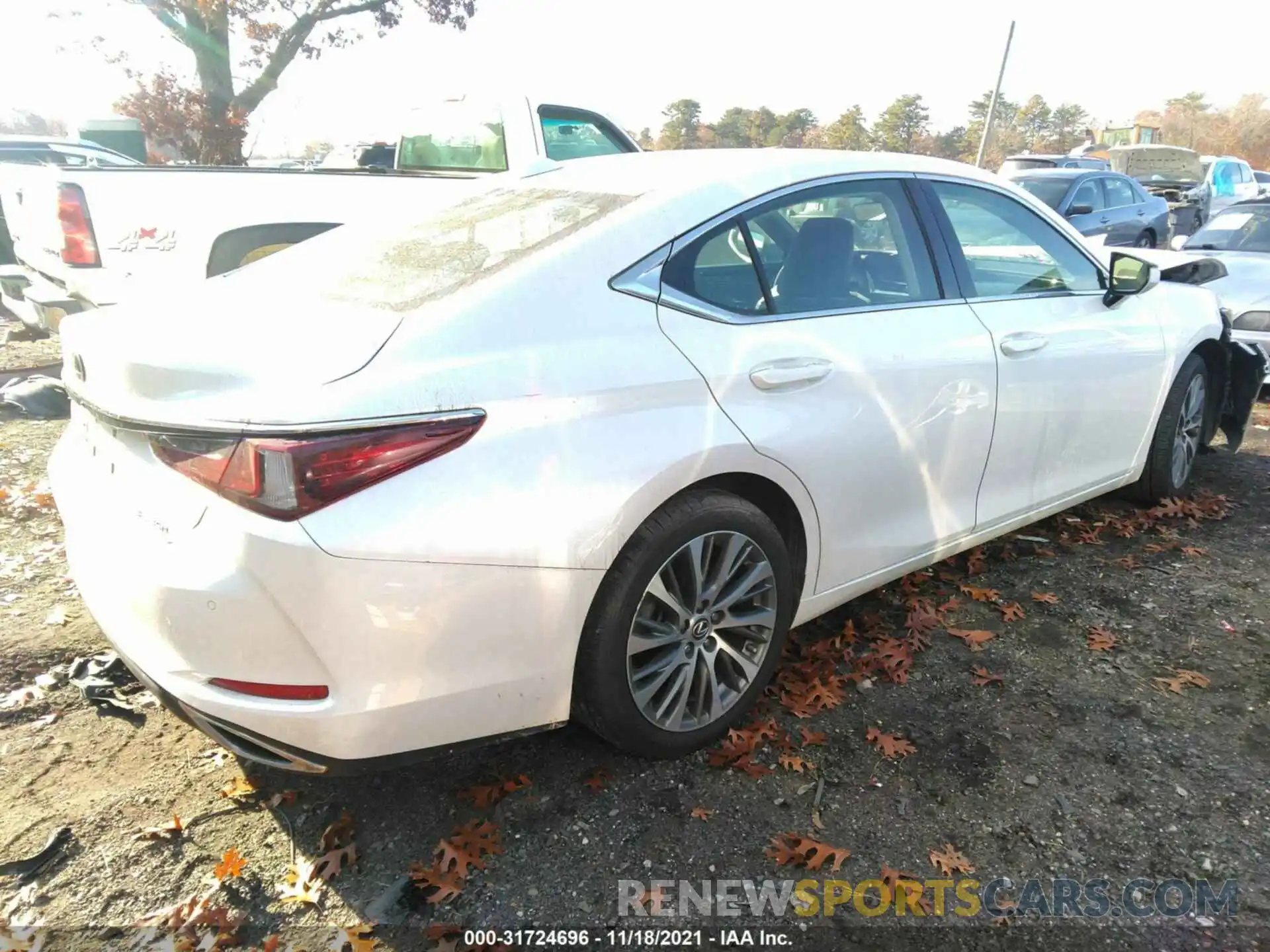 4 Photograph of a damaged car 58ABZ1B18KU007689 LEXUS ES 2019