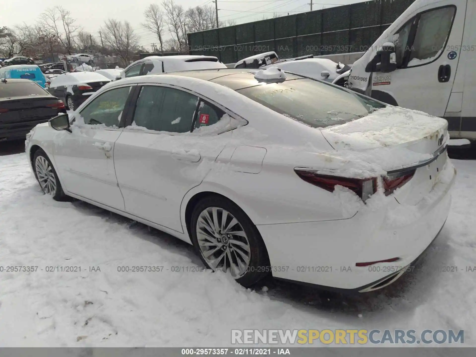 3 Photograph of a damaged car 58ABZ1B18KU013962 LEXUS ES 2019