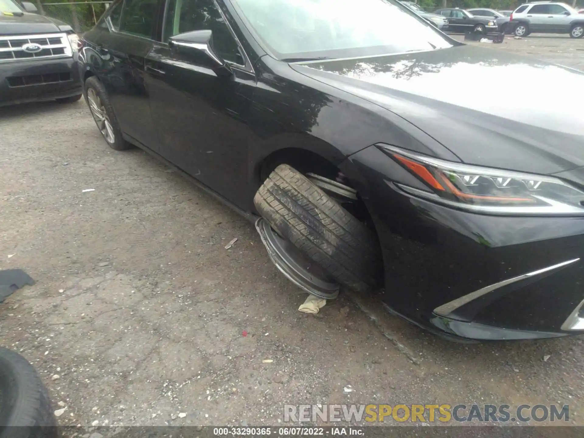 6 Photograph of a damaged car 58ABZ1B18KU017705 LEXUS ES 2019