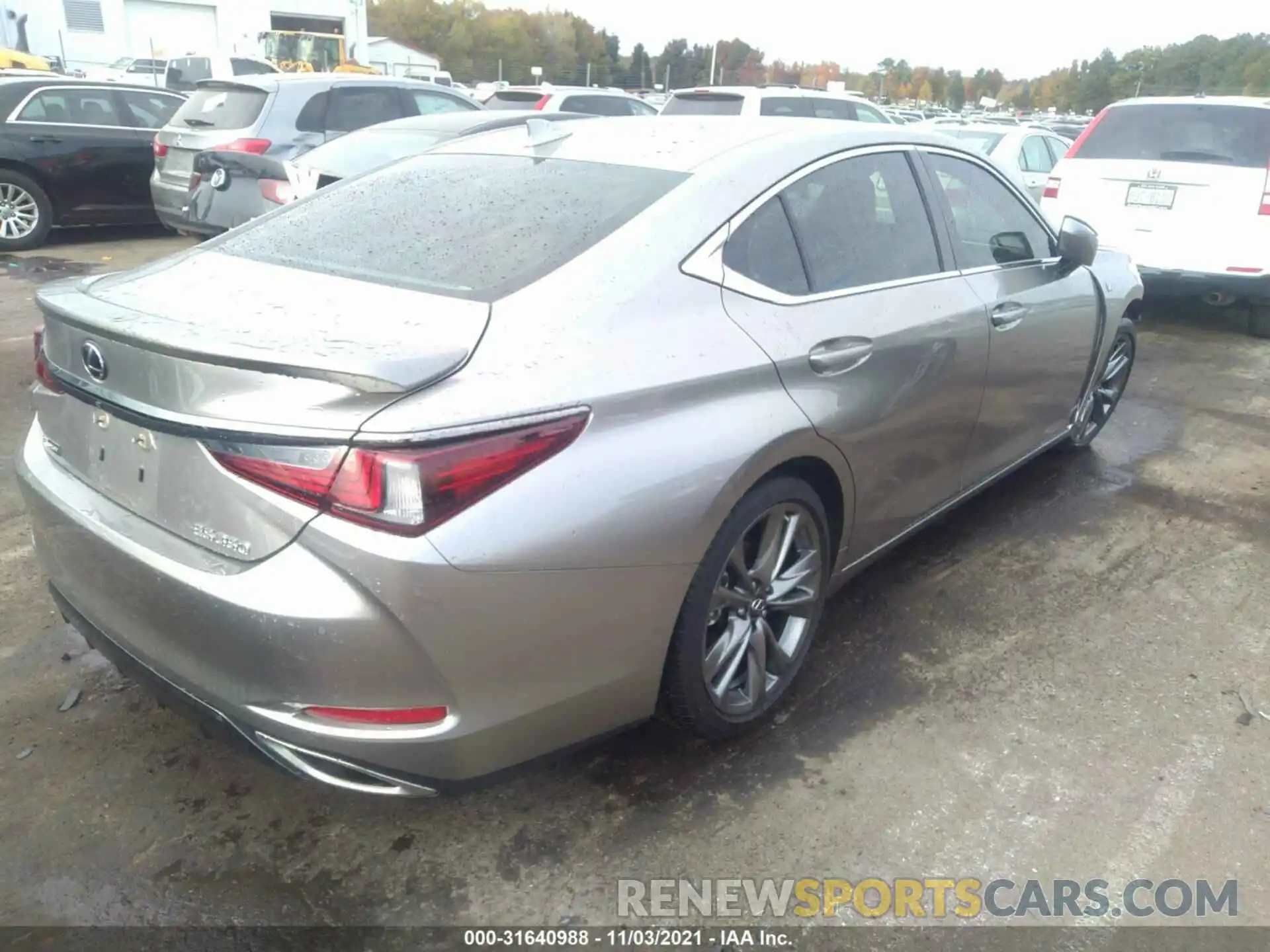 4 Photograph of a damaged car 58ABZ1B19KU012223 LEXUS ES 2019