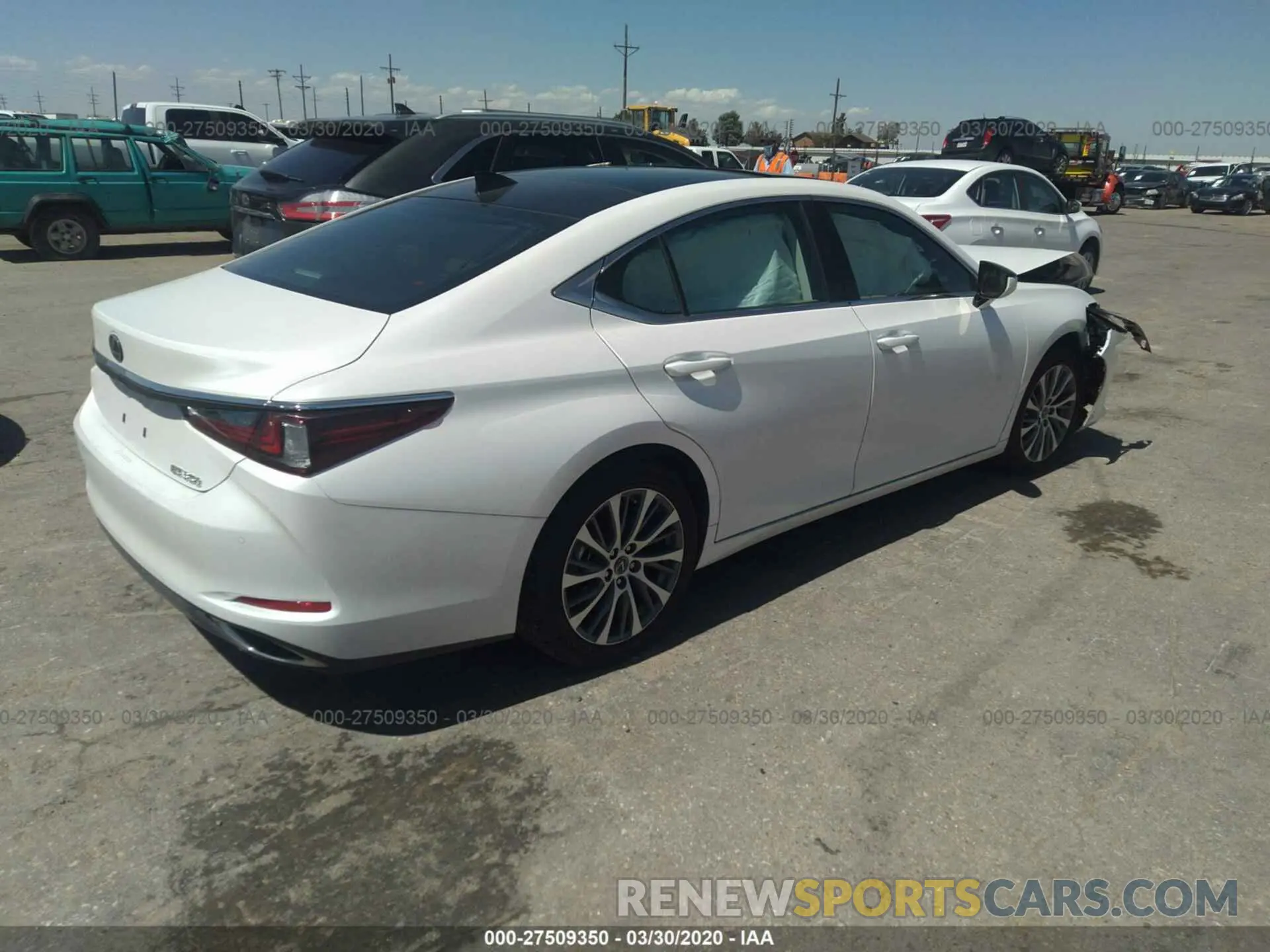 4 Photograph of a damaged car 58ABZ1B19KU016644 LEXUS ES 2019
