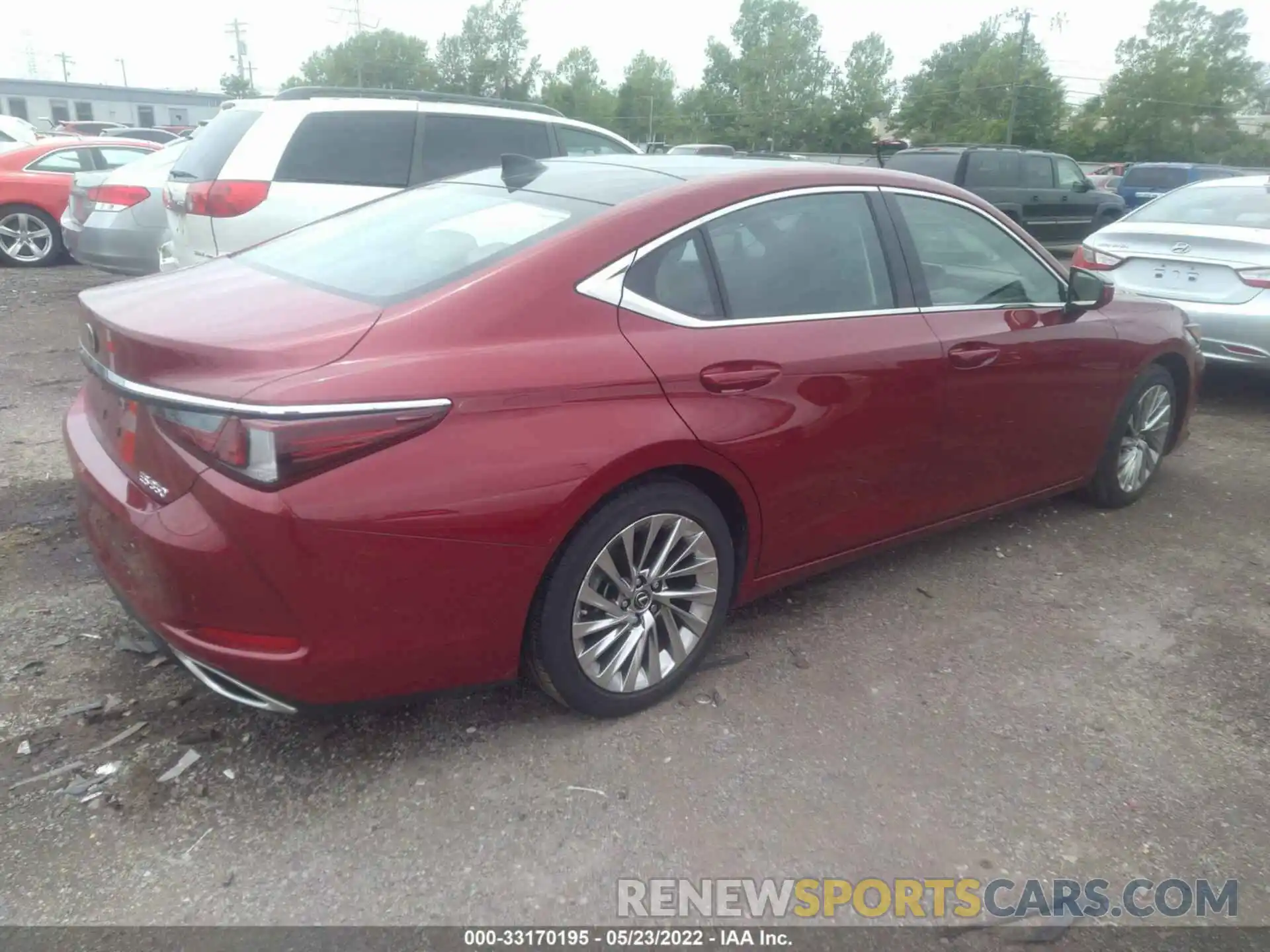 4 Photograph of a damaged car 58ABZ1B19KU023934 LEXUS ES 2019