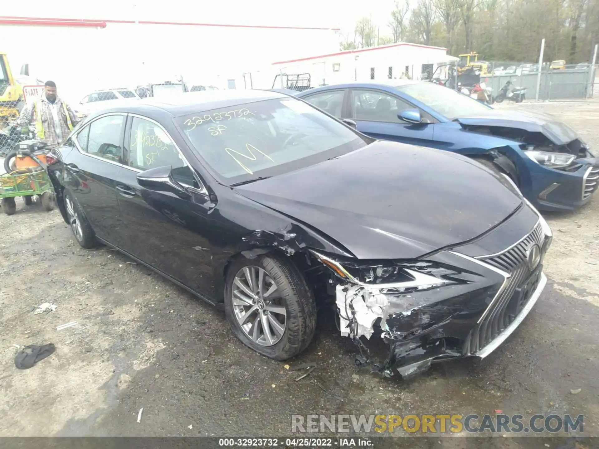 6 Photograph of a damaged car 58ABZ1B19KU025957 LEXUS ES 2019