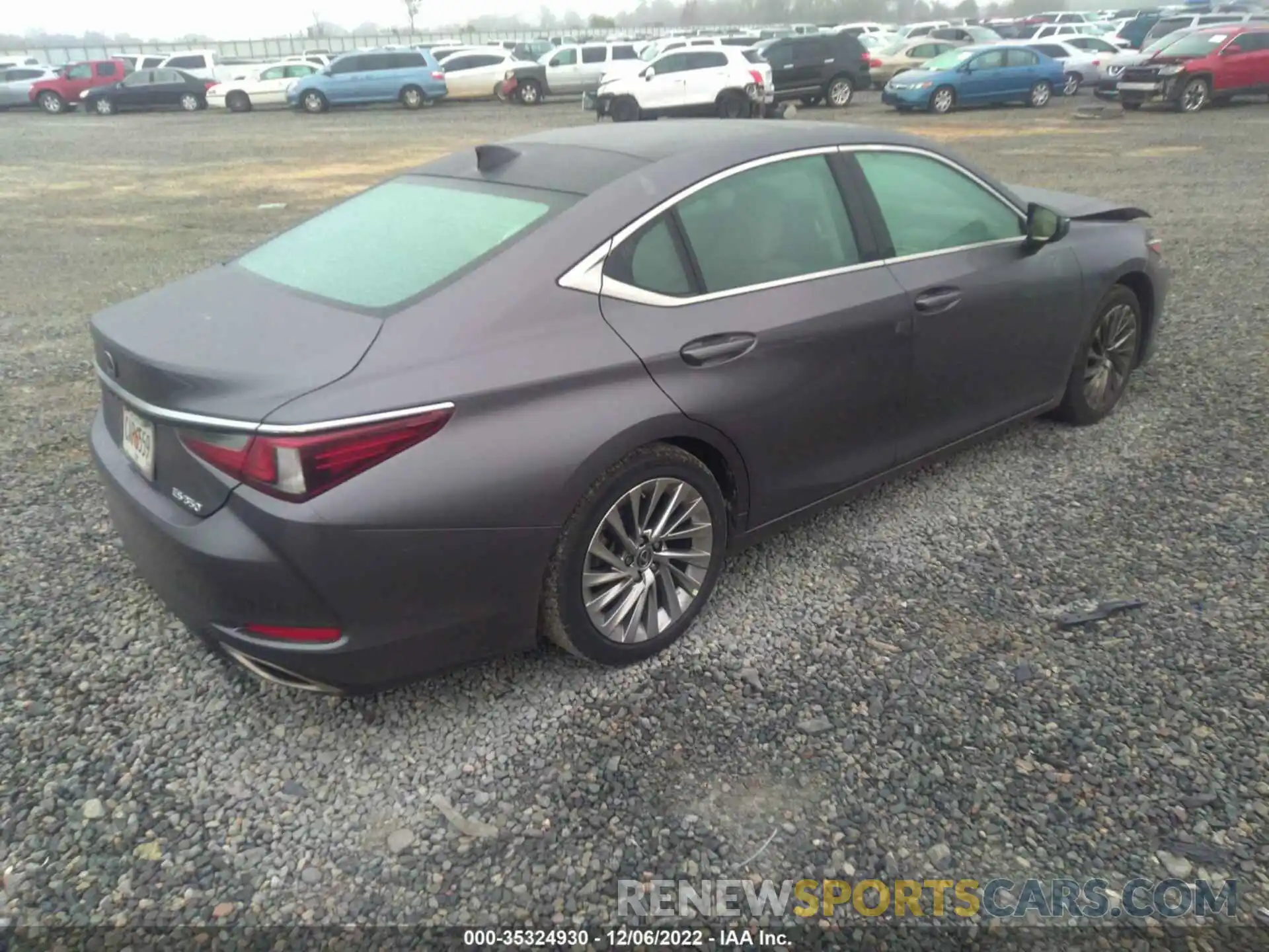 4 Photograph of a damaged car 58ABZ1B19KU029779 LEXUS ES 2019