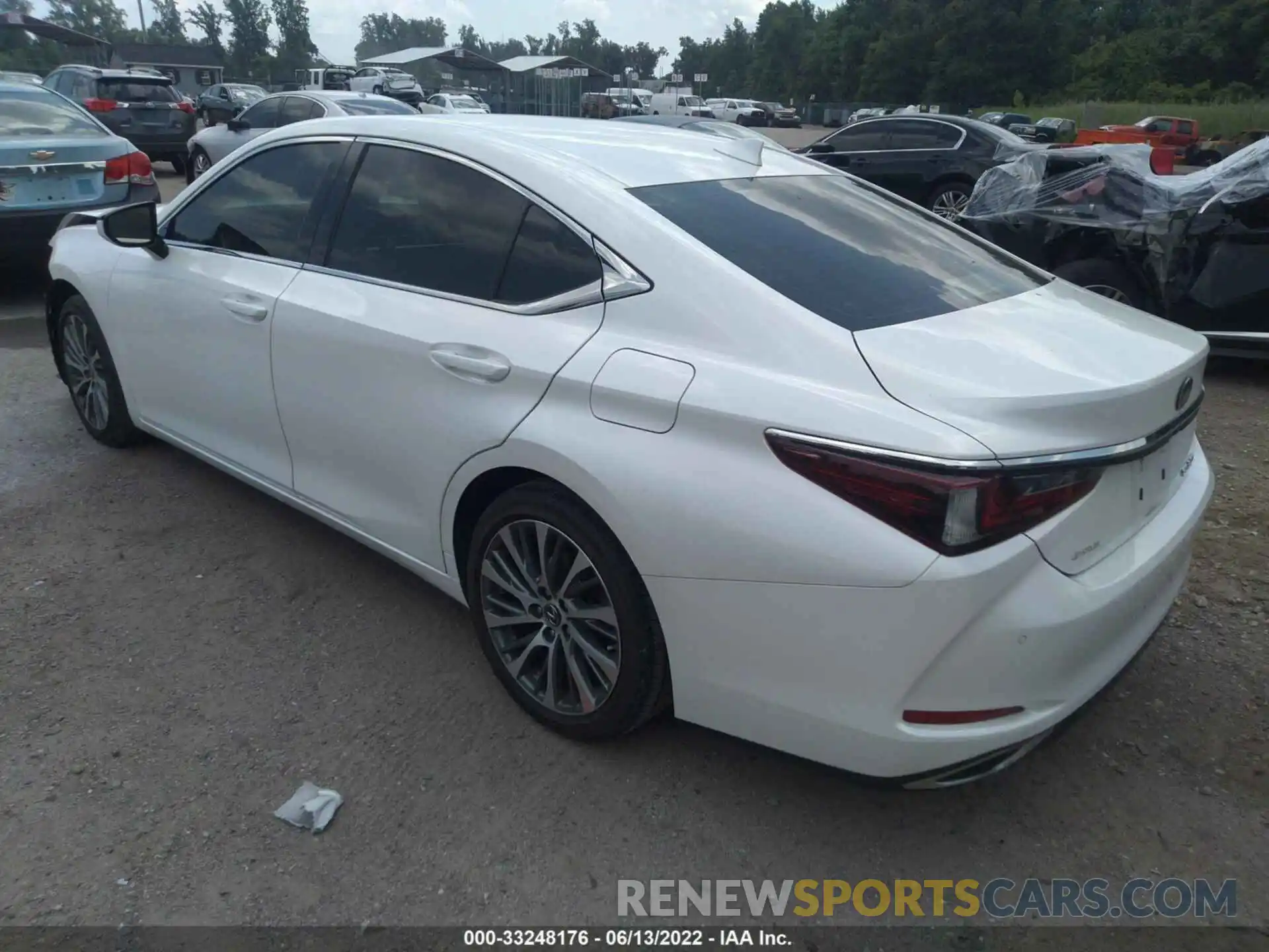 3 Photograph of a damaged car 58ABZ1B19KU040121 LEXUS ES 2019