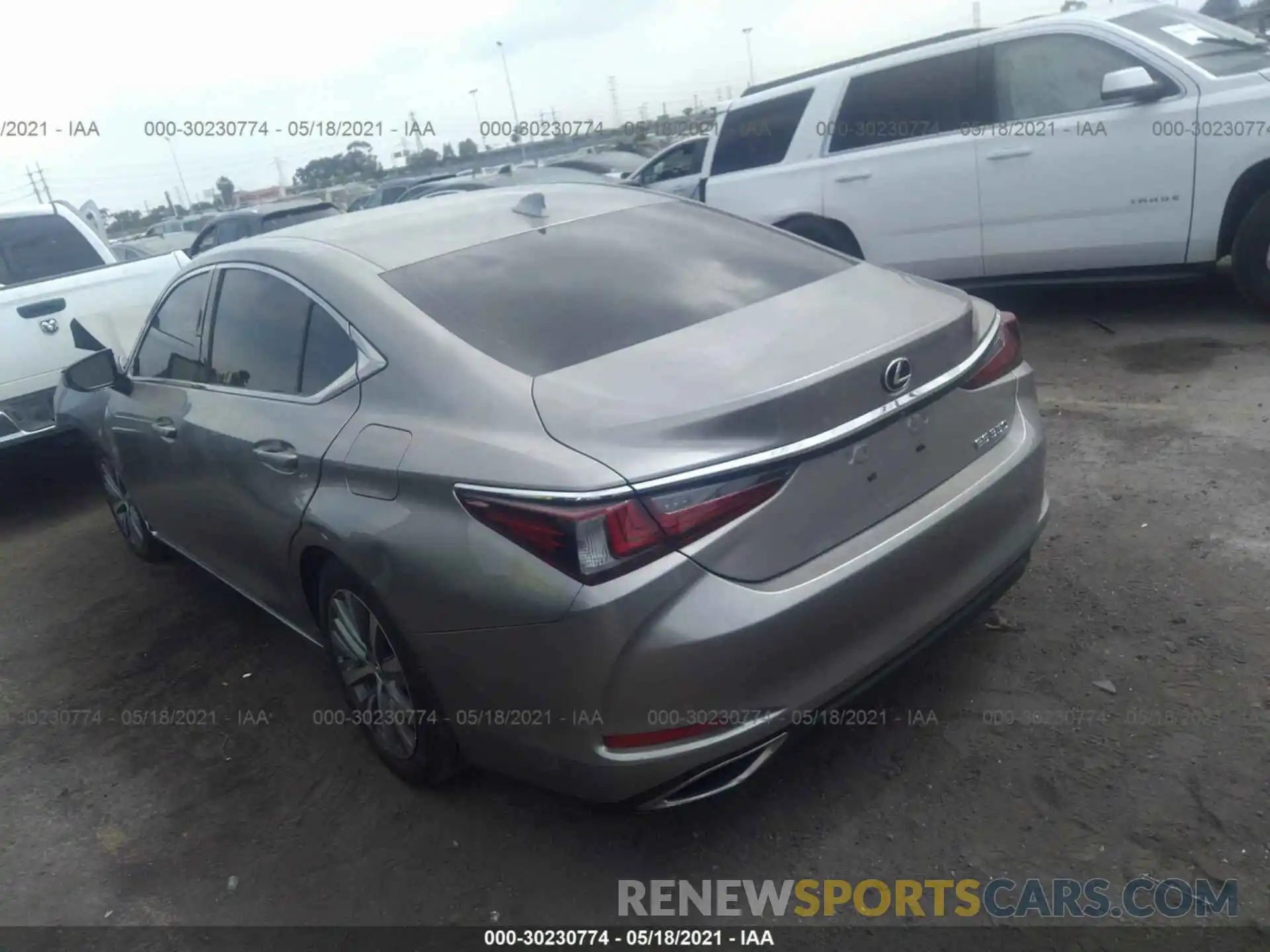 3 Photograph of a damaged car 58ABZ1B19KU044380 LEXUS ES 2019