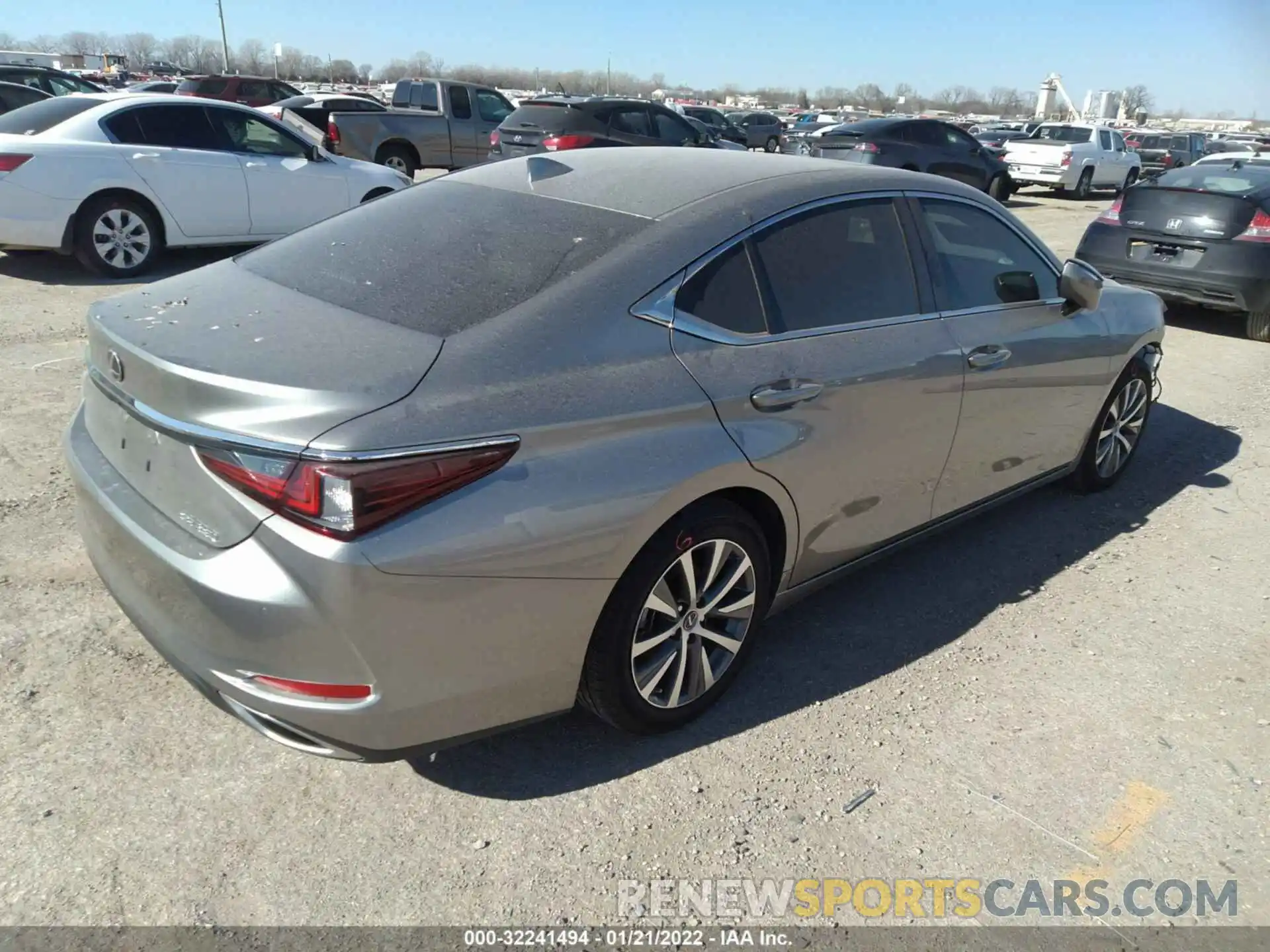 4 Photograph of a damaged car 58ABZ1B19KU049613 LEXUS ES 2019