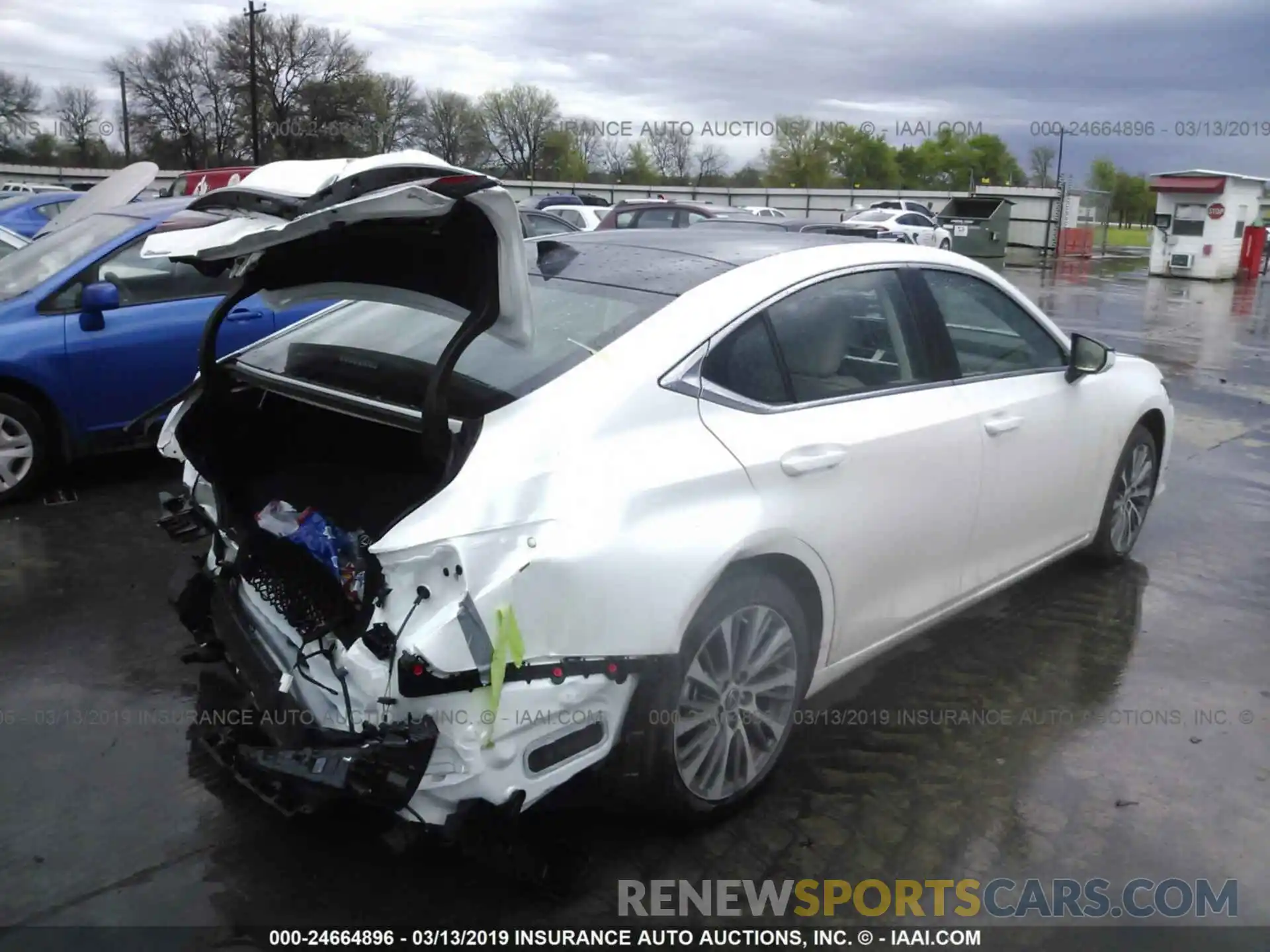 4 Photograph of a damaged car 58ABZ1B1XKU013476 LEXUS ES 2019