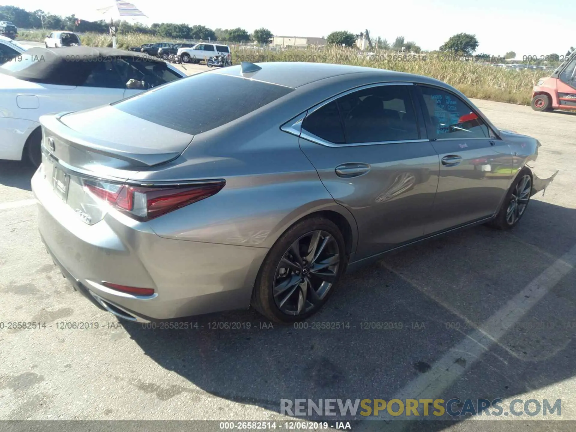 4 Photograph of a damaged car 58ABZ1B1XKU013977 LEXUS ES 2019