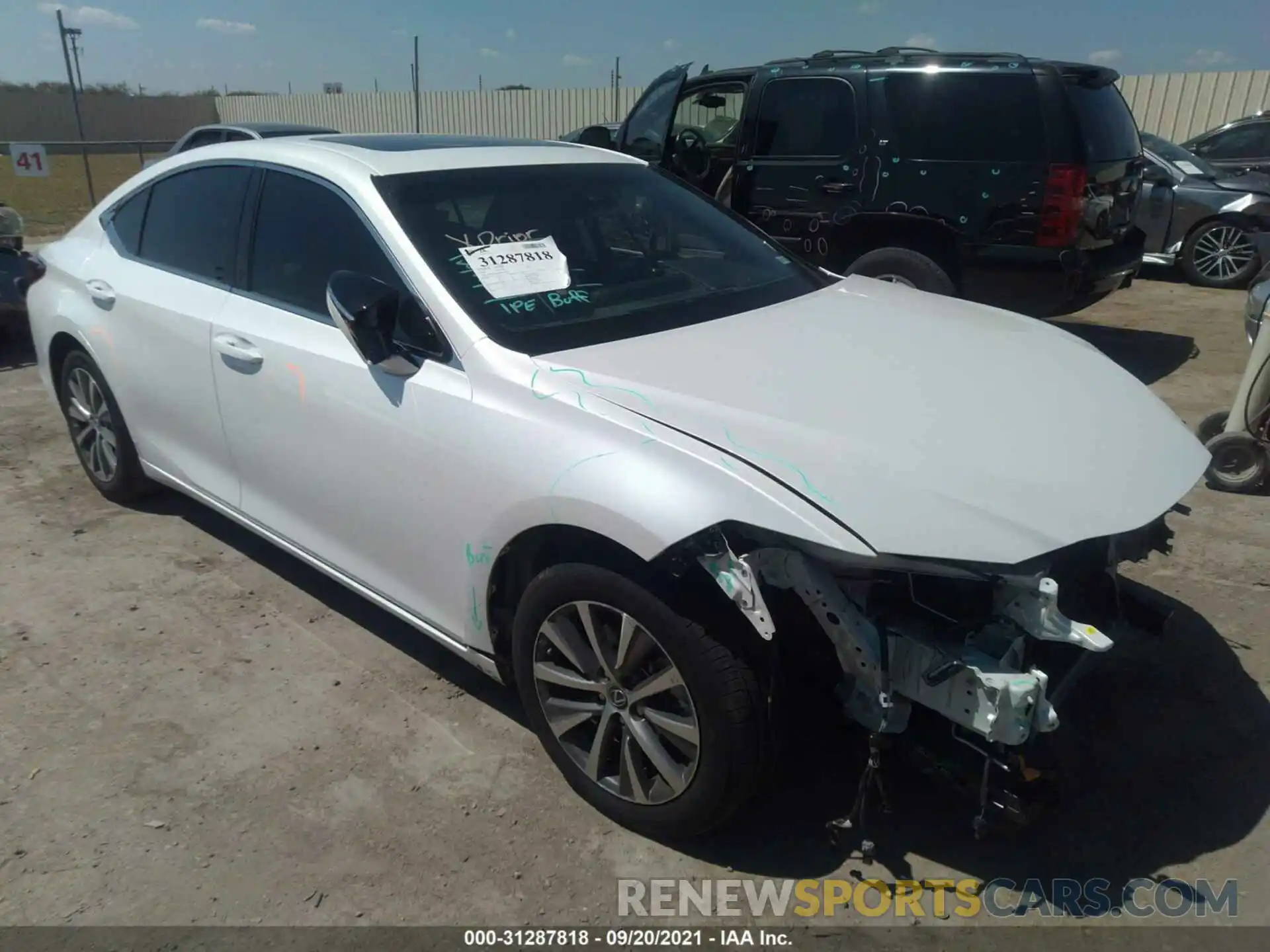 1 Photograph of a damaged car 58ABZ1B1XKU034991 LEXUS ES 2019