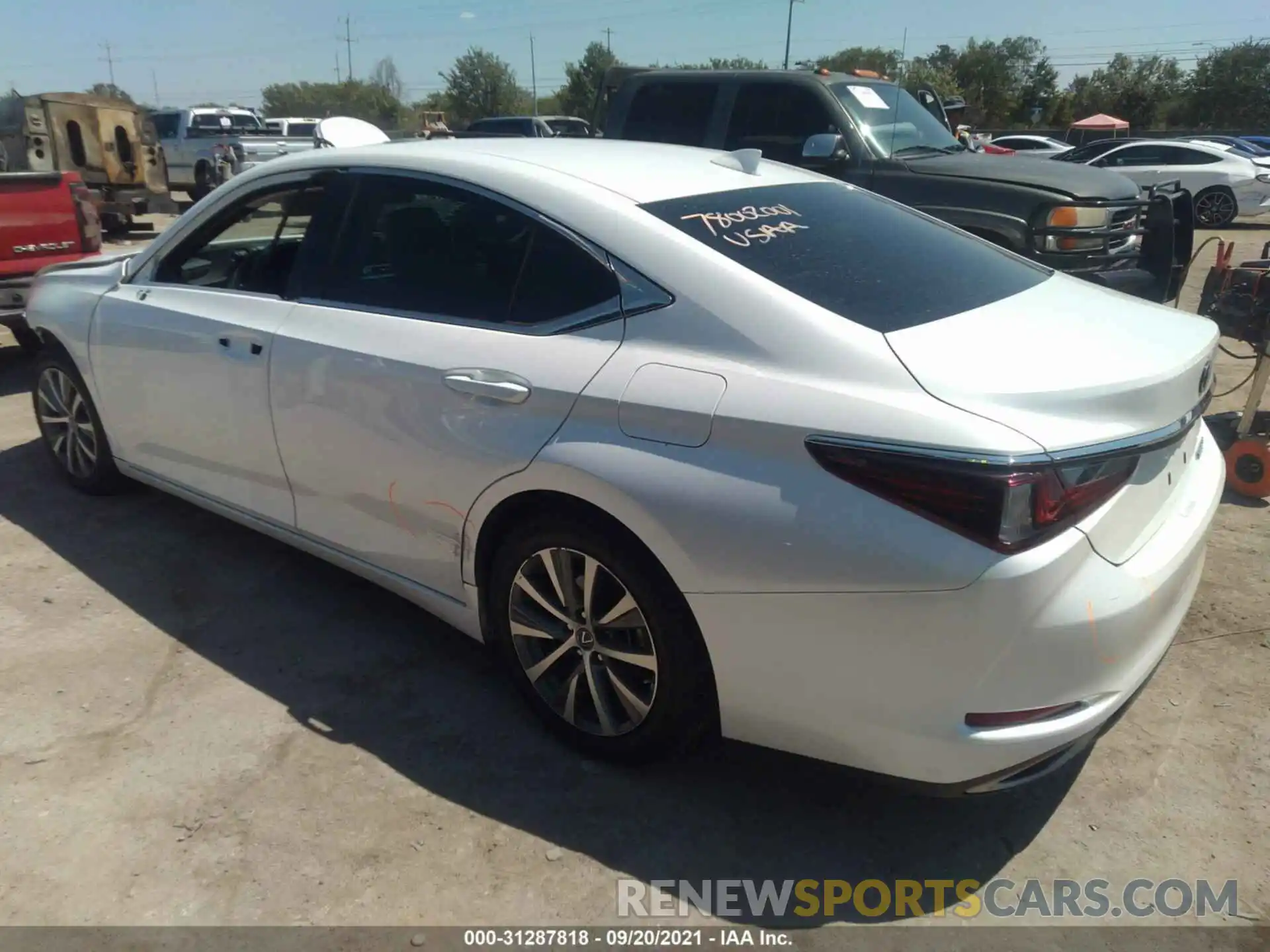 3 Photograph of a damaged car 58ABZ1B1XKU034991 LEXUS ES 2019