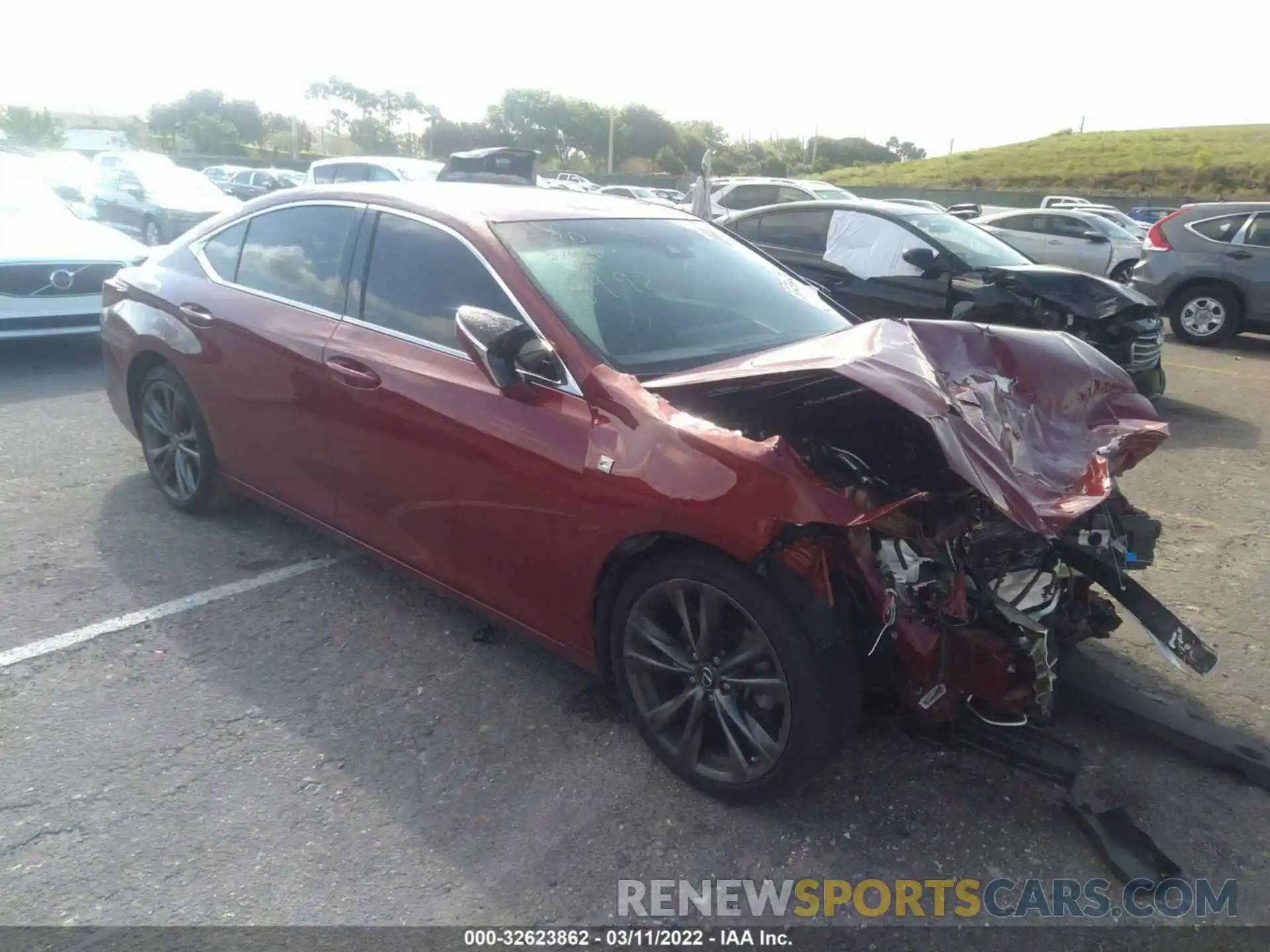 1 Photograph of a damaged car 58ABZ1B1XKU038992 LEXUS ES 2019