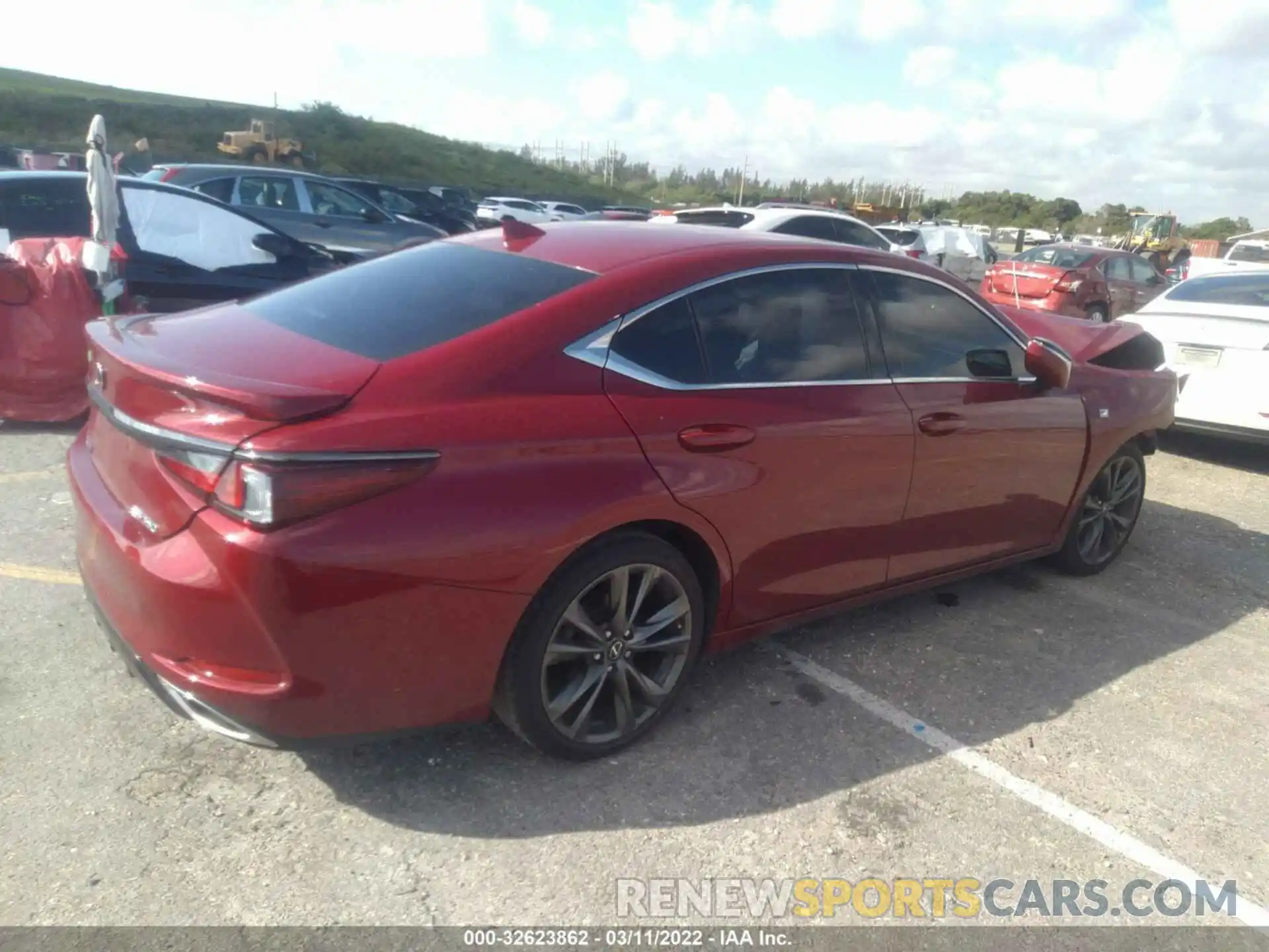 4 Photograph of a damaged car 58ABZ1B1XKU038992 LEXUS ES 2019