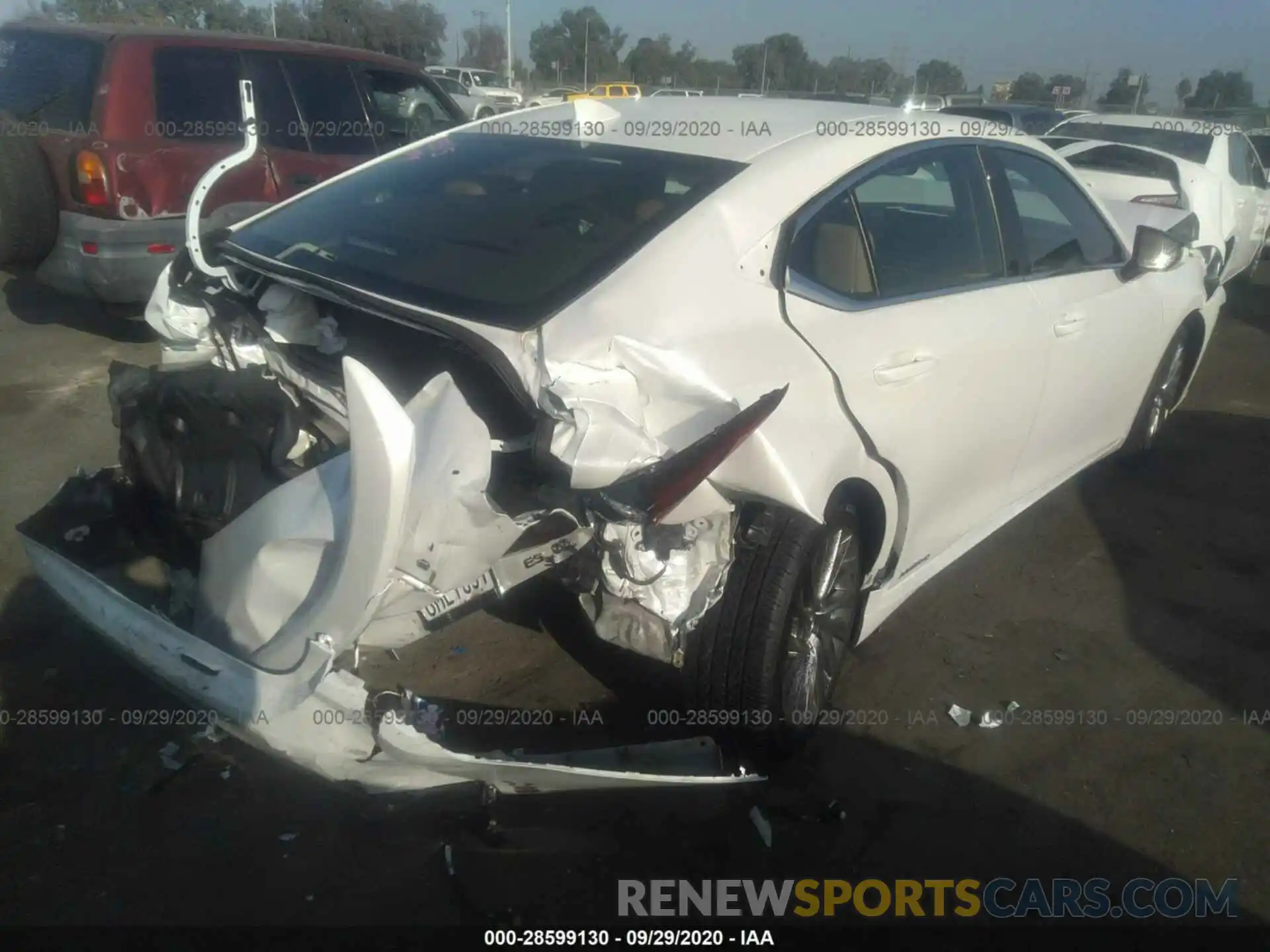 4 Photograph of a damaged car JTHB21B13K2024216 LEXUS ES 2019