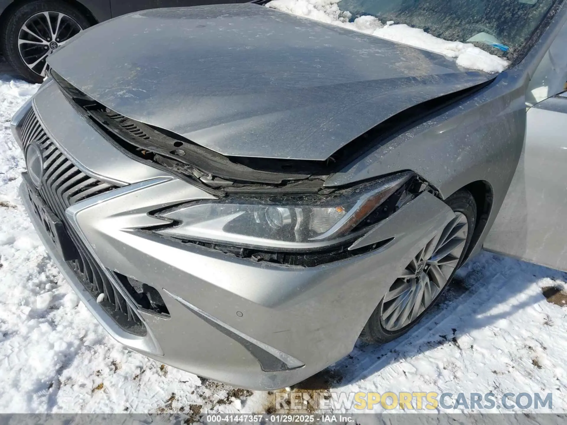 17 Photograph of a damaged car JTHB21B14K2006405 LEXUS ES 2019