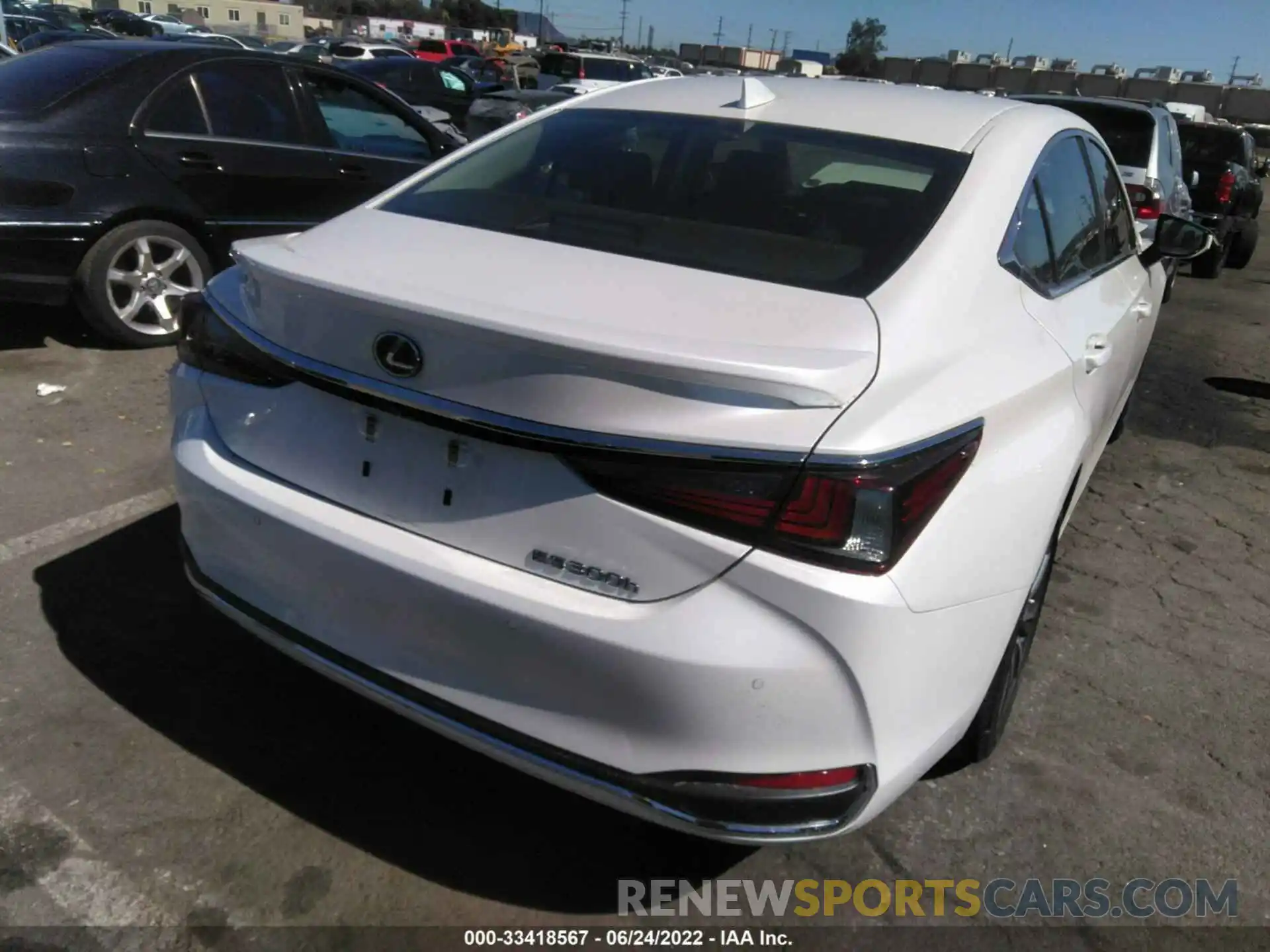 4 Photograph of a damaged car JTHB21B1XK2029770 LEXUS ES 2019