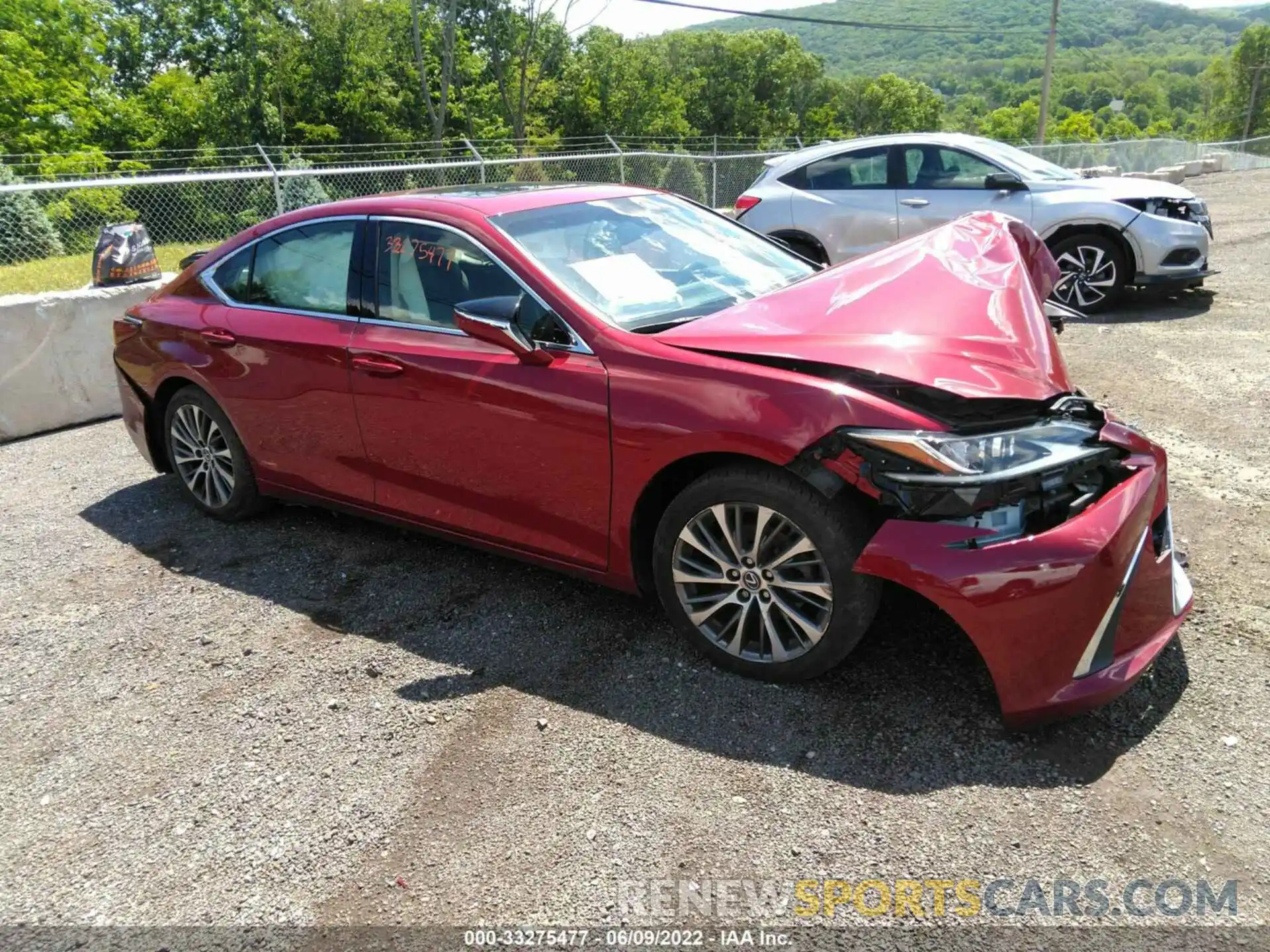 1 Photograph of a damaged car JTHBZ1B10K2001925 LEXUS ES 2019