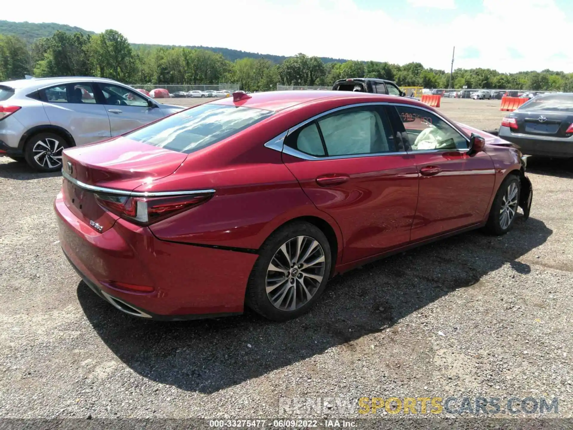 4 Photograph of a damaged car JTHBZ1B10K2001925 LEXUS ES 2019