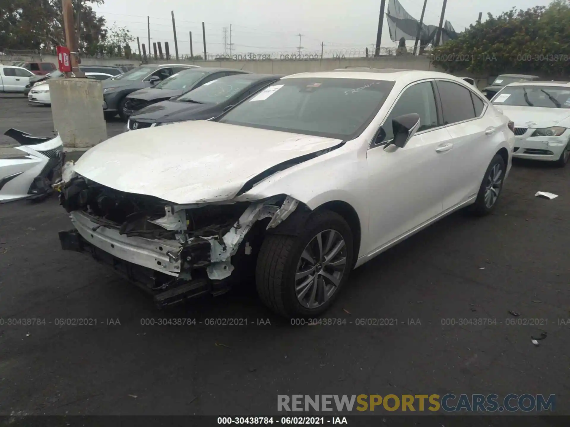 2 Photograph of a damaged car 58AC21B17LU008052 LEXUS ES 2020