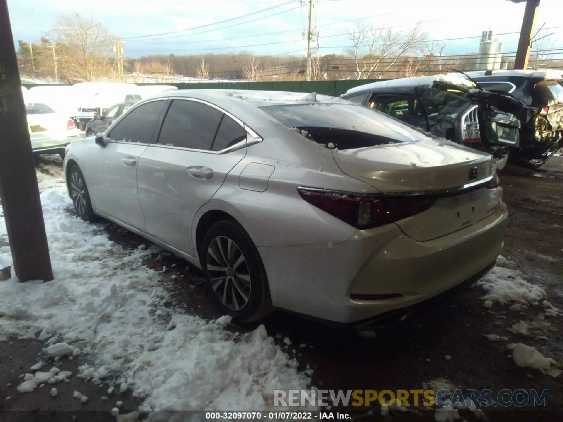 3 Photograph of a damaged car 58ACZ1B10LU068265 LEXUS ES 2020