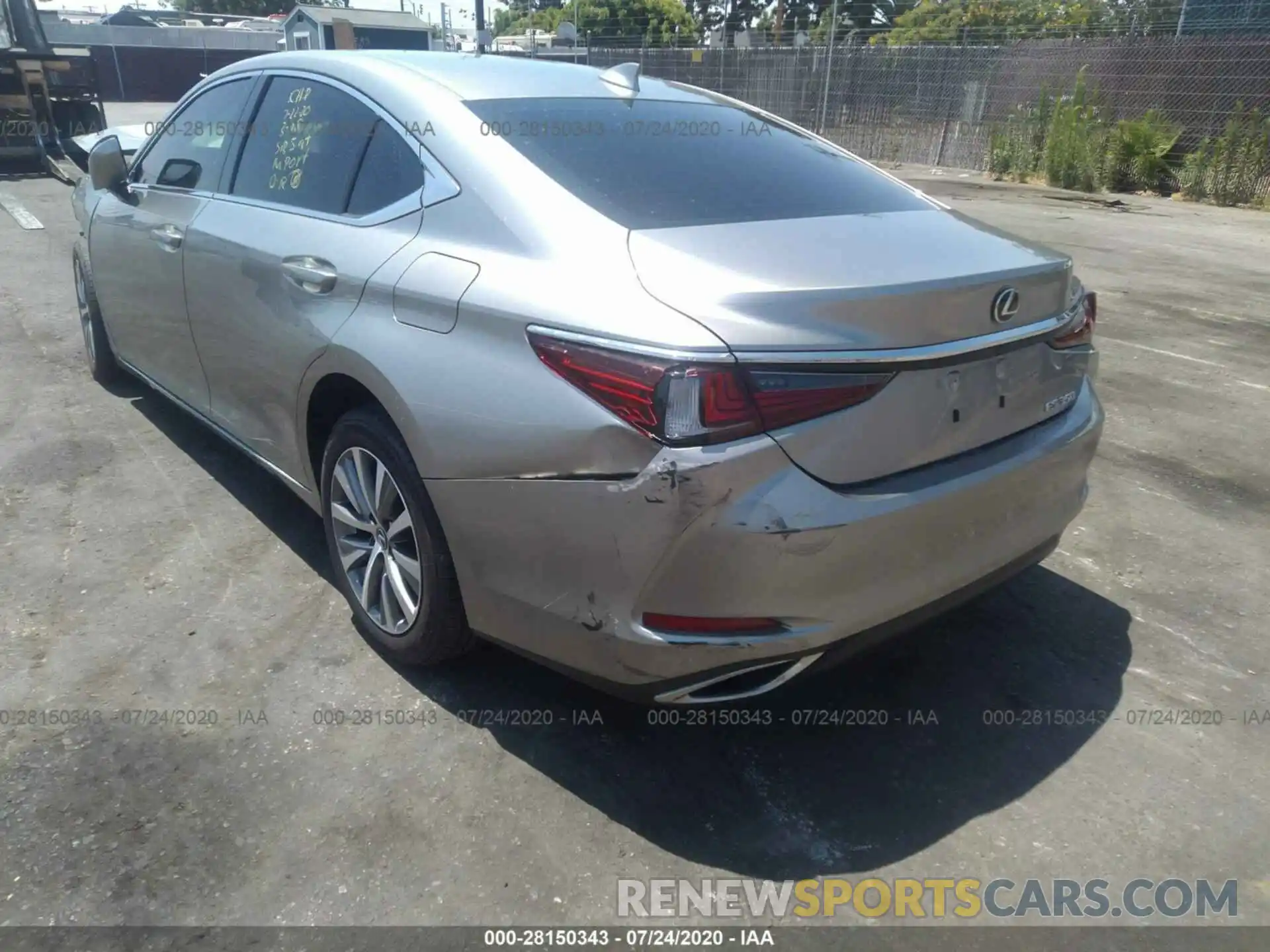 3 Photograph of a damaged car 58ACZ1B17LU063788 LEXUS ES 2020