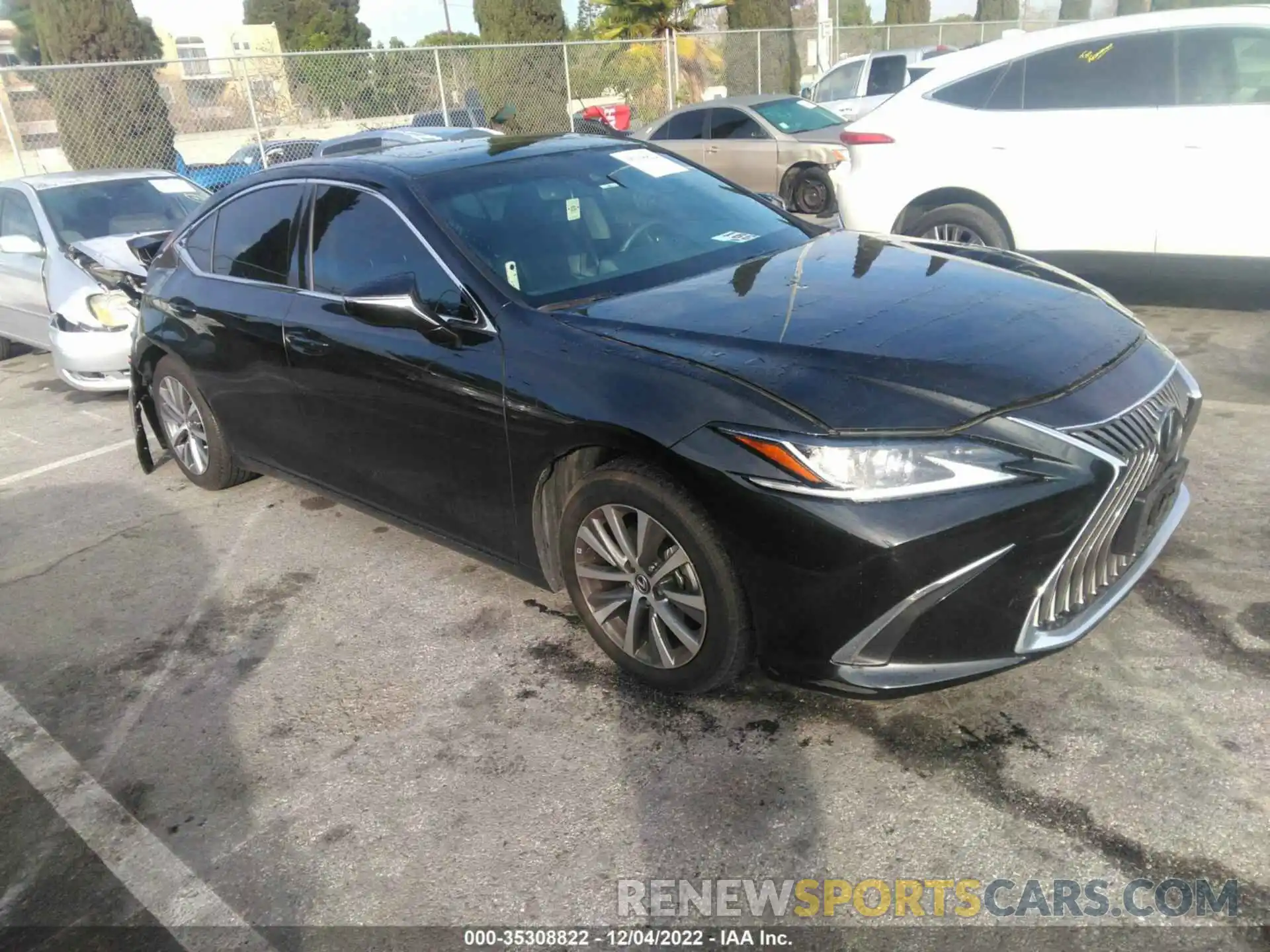 1 Photograph of a damaged car 58ACZ1B18LU056834 LEXUS ES 2020