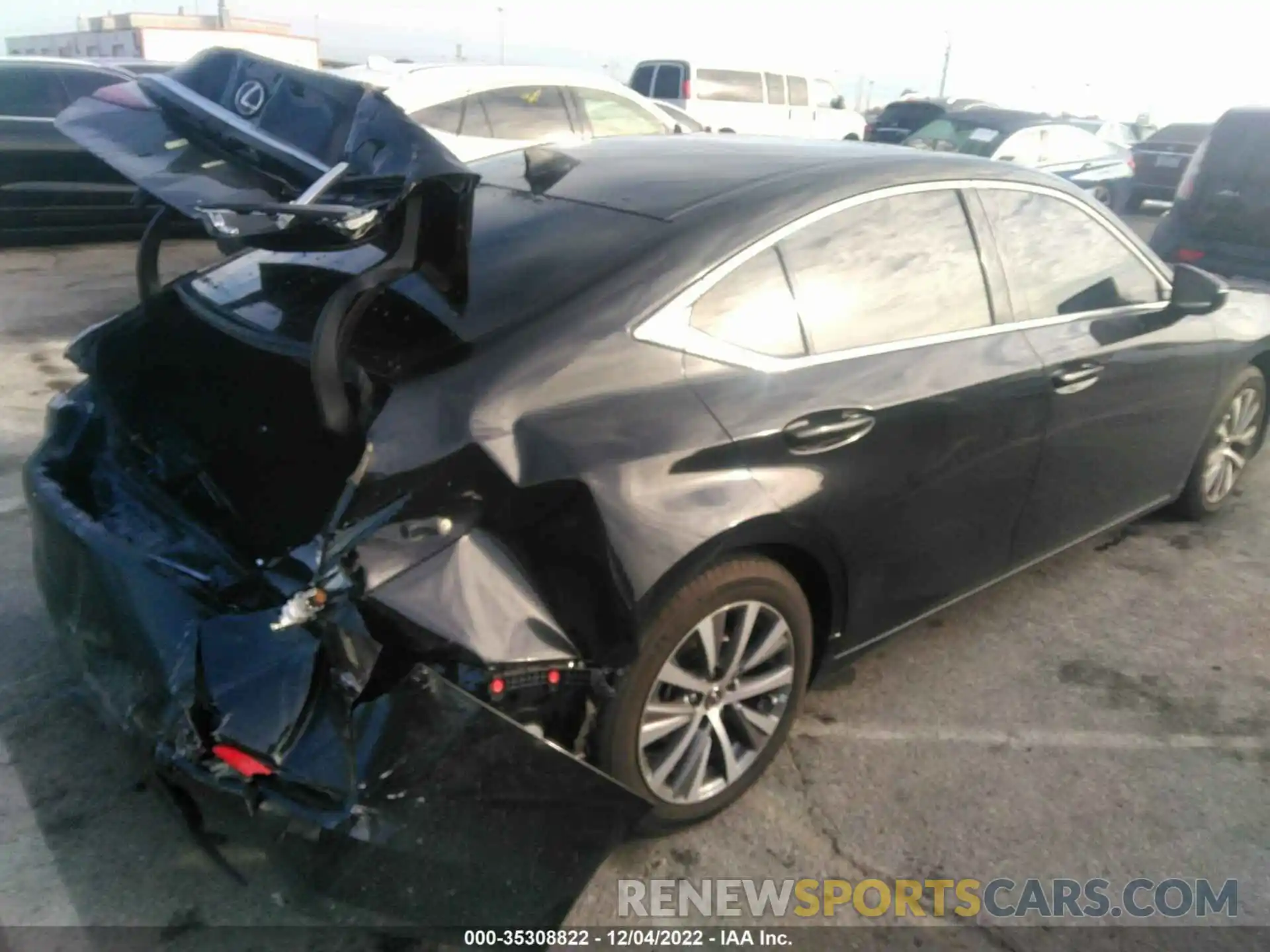 4 Photograph of a damaged car 58ACZ1B18LU056834 LEXUS ES 2020