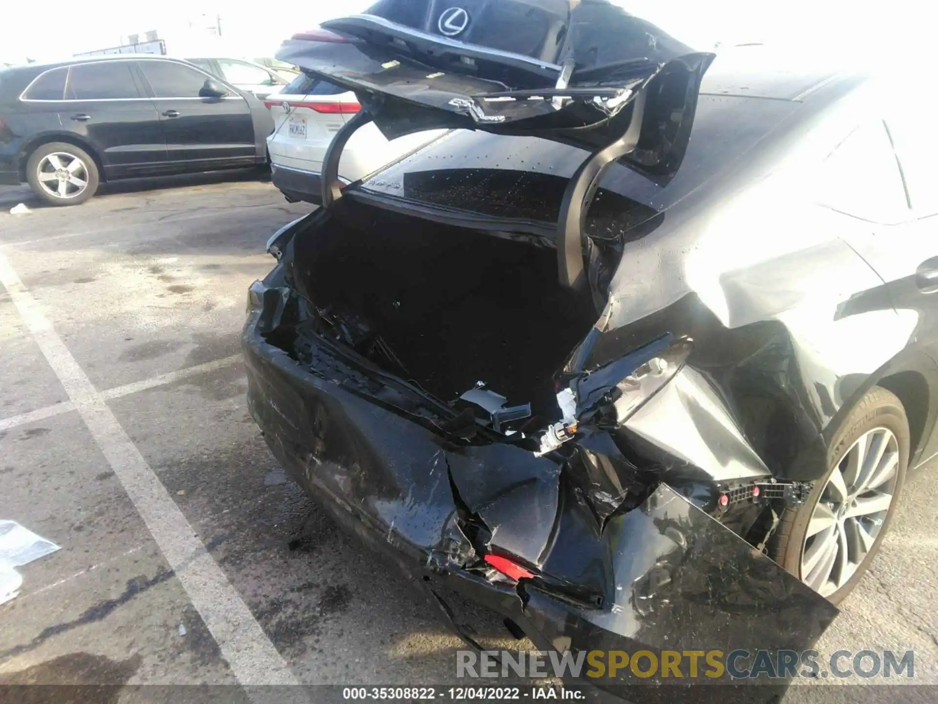 6 Photograph of a damaged car 58ACZ1B18LU056834 LEXUS ES 2020