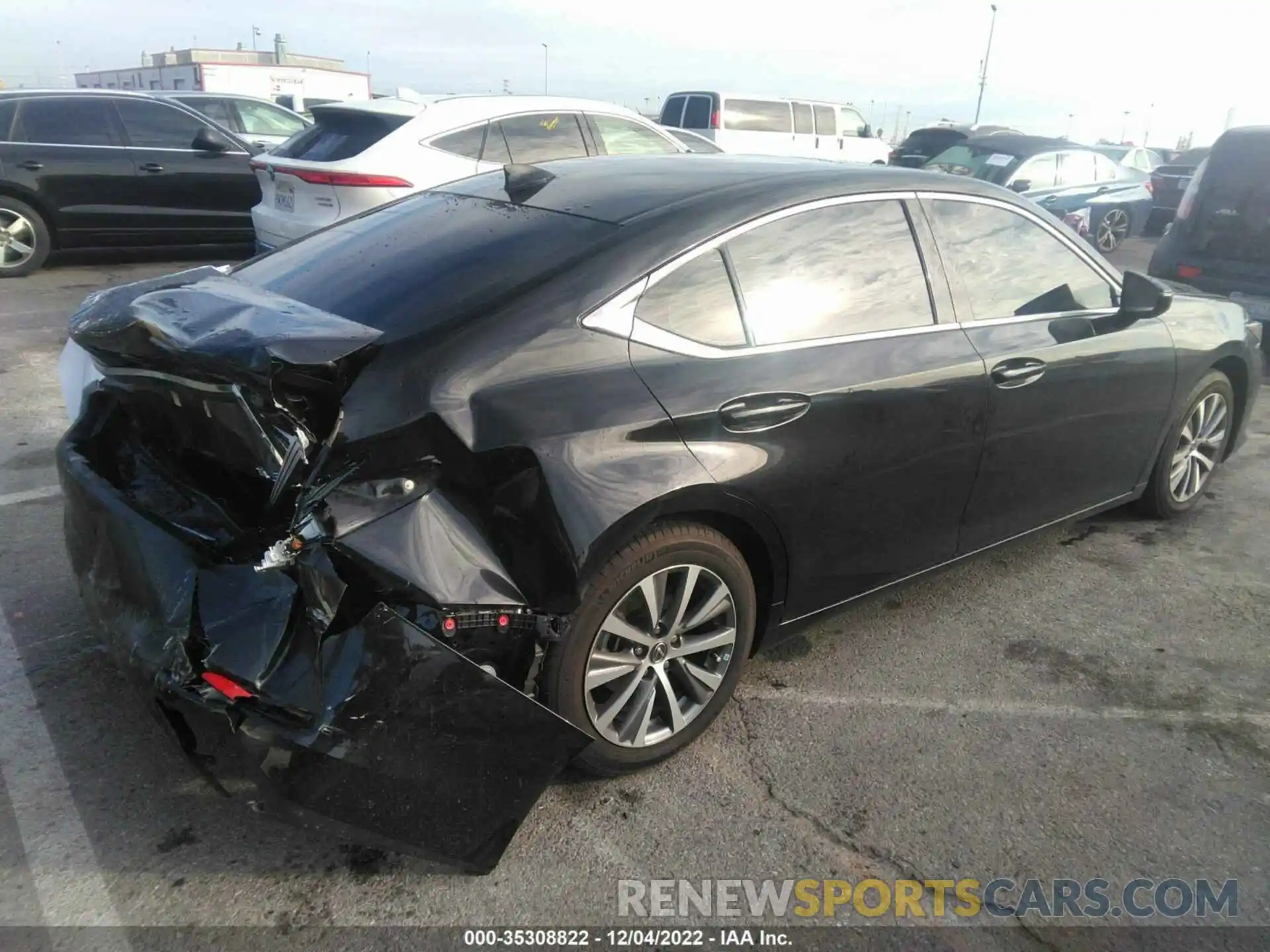 8 Photograph of a damaged car 58ACZ1B18LU056834 LEXUS ES 2020