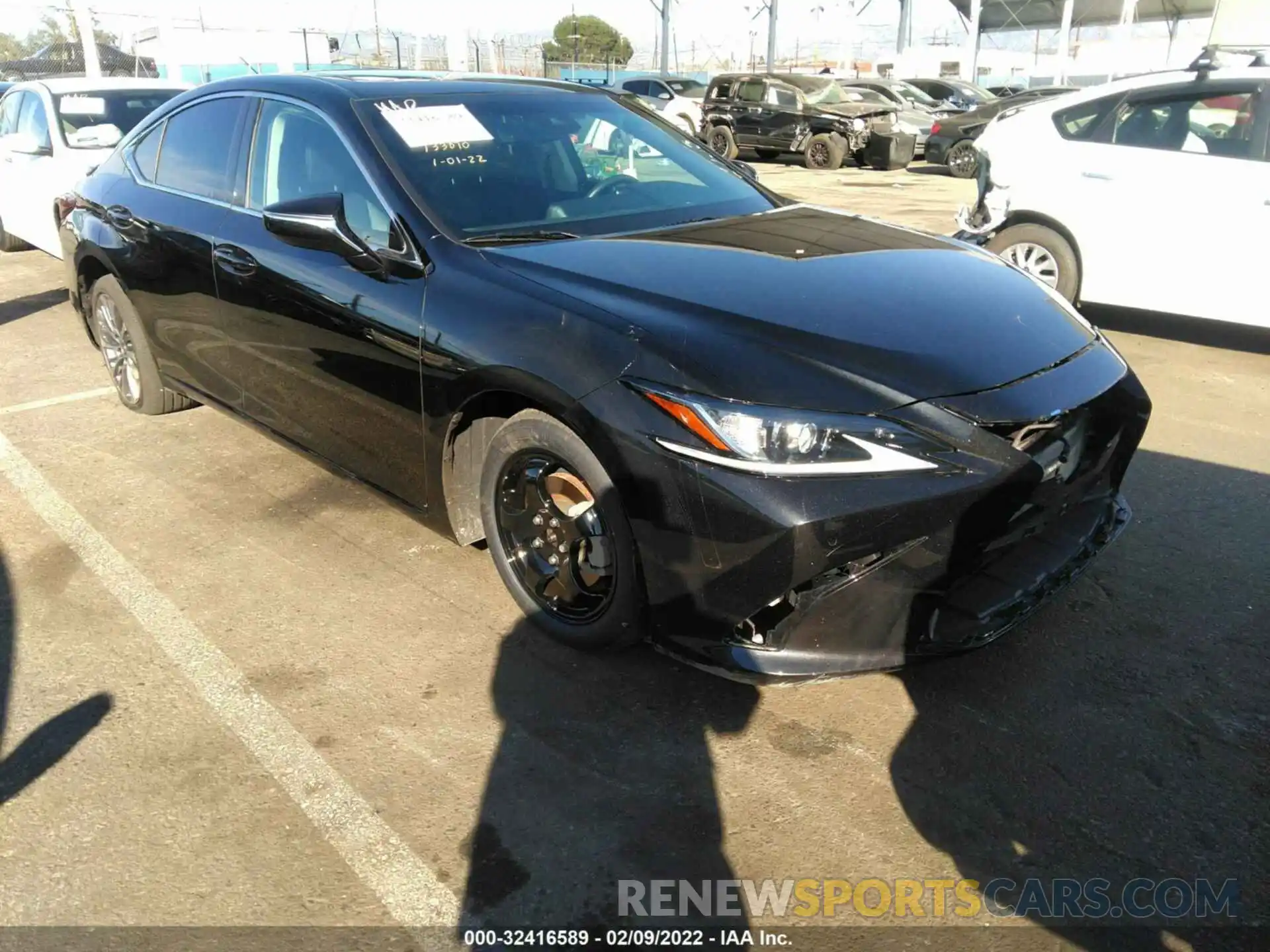 1 Photograph of a damaged car 58AD21B11LU008794 LEXUS ES 2020