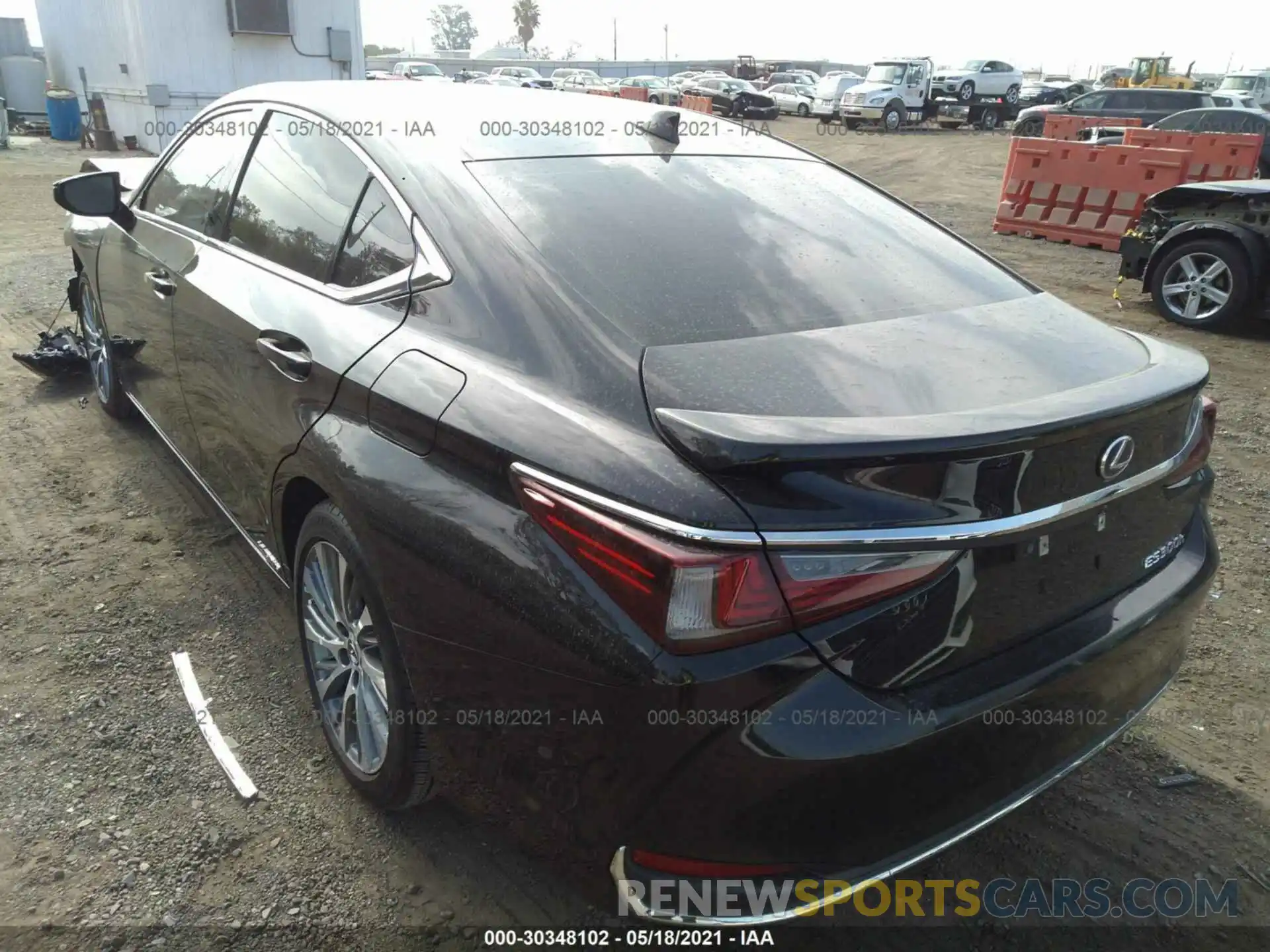 3 Photograph of a damaged car 58AD21B11LU010061 LEXUS ES 2020