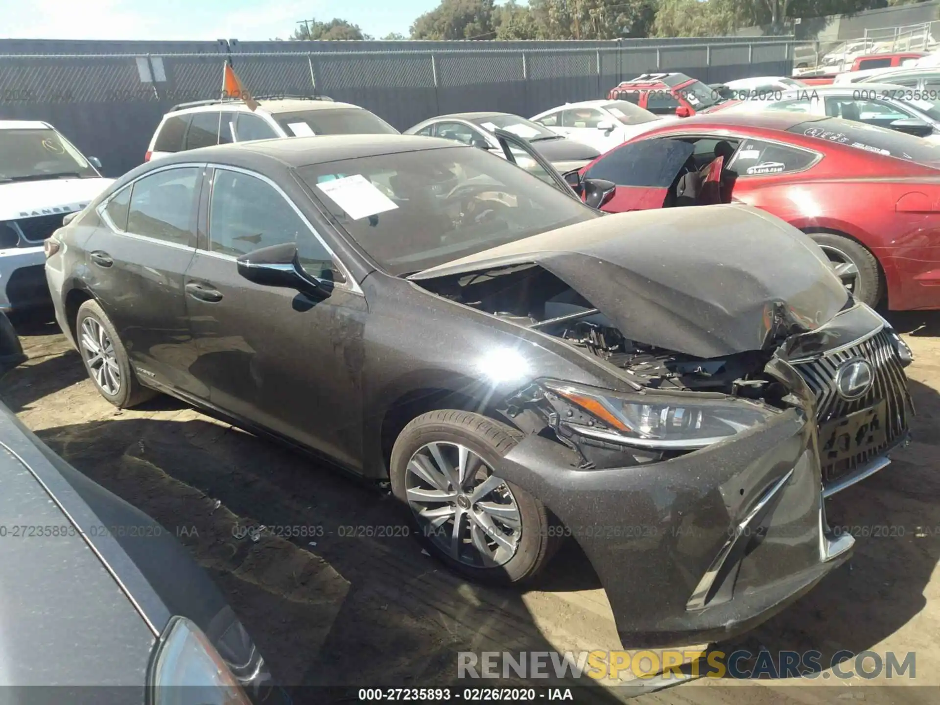 1 Photograph of a damaged car 58AD21B12LU005290 LEXUS ES 2020