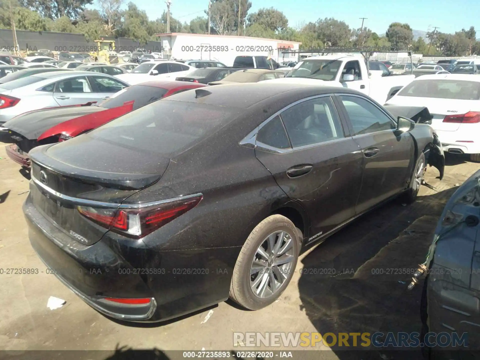 4 Photograph of a damaged car 58AD21B12LU005290 LEXUS ES 2020